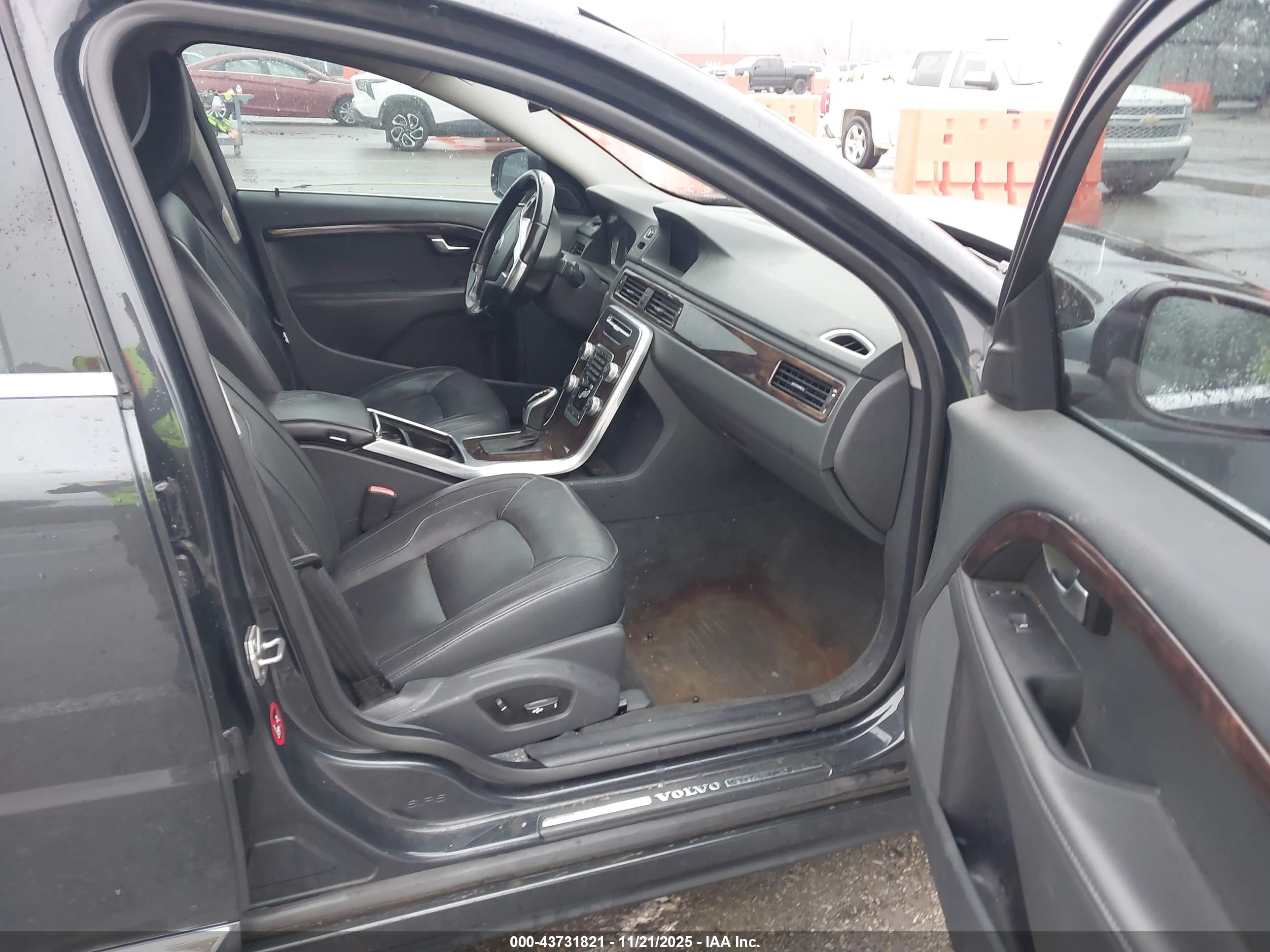 VOLVO S80 image 5