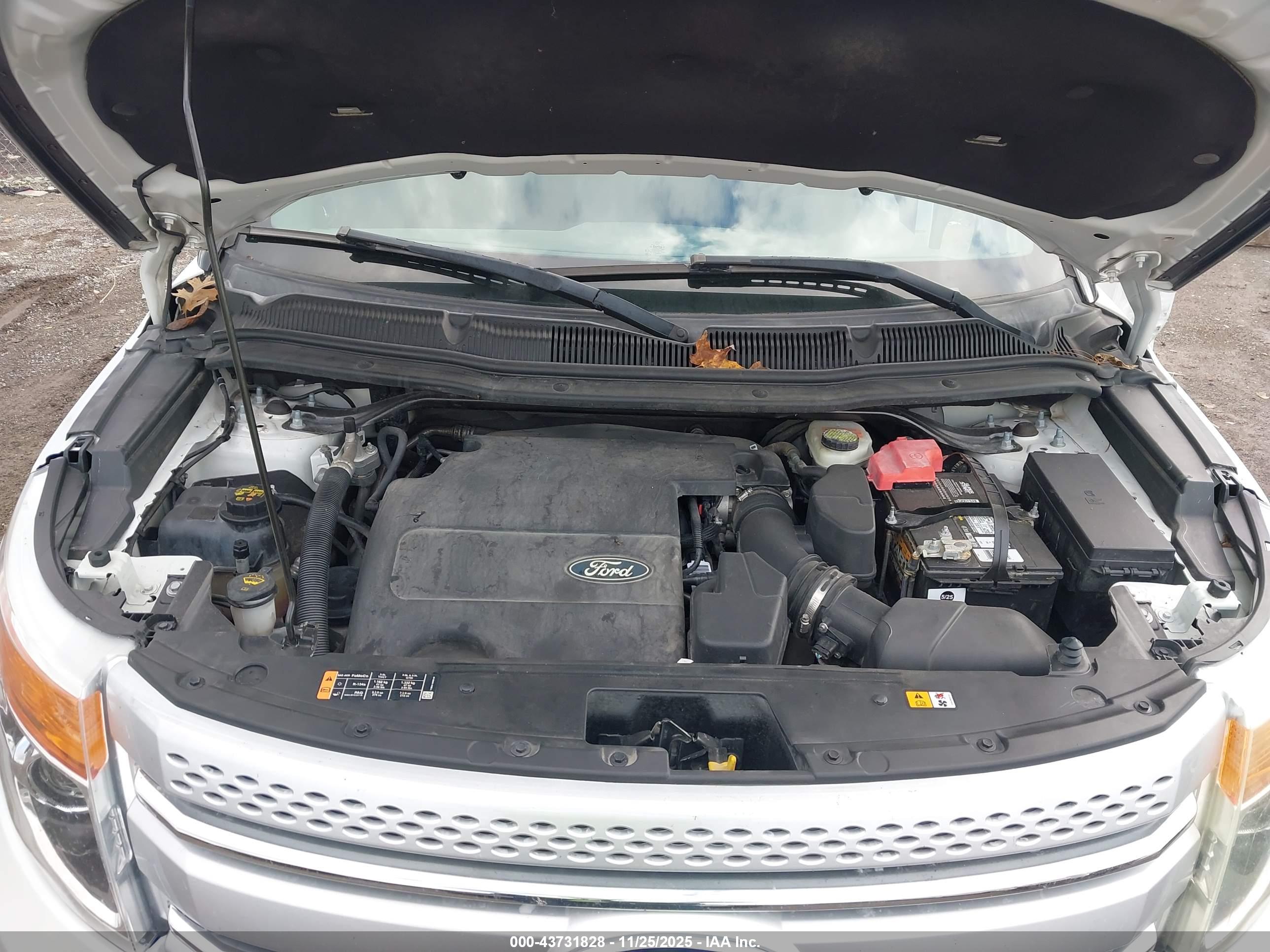 FORD EXPLORER image 10