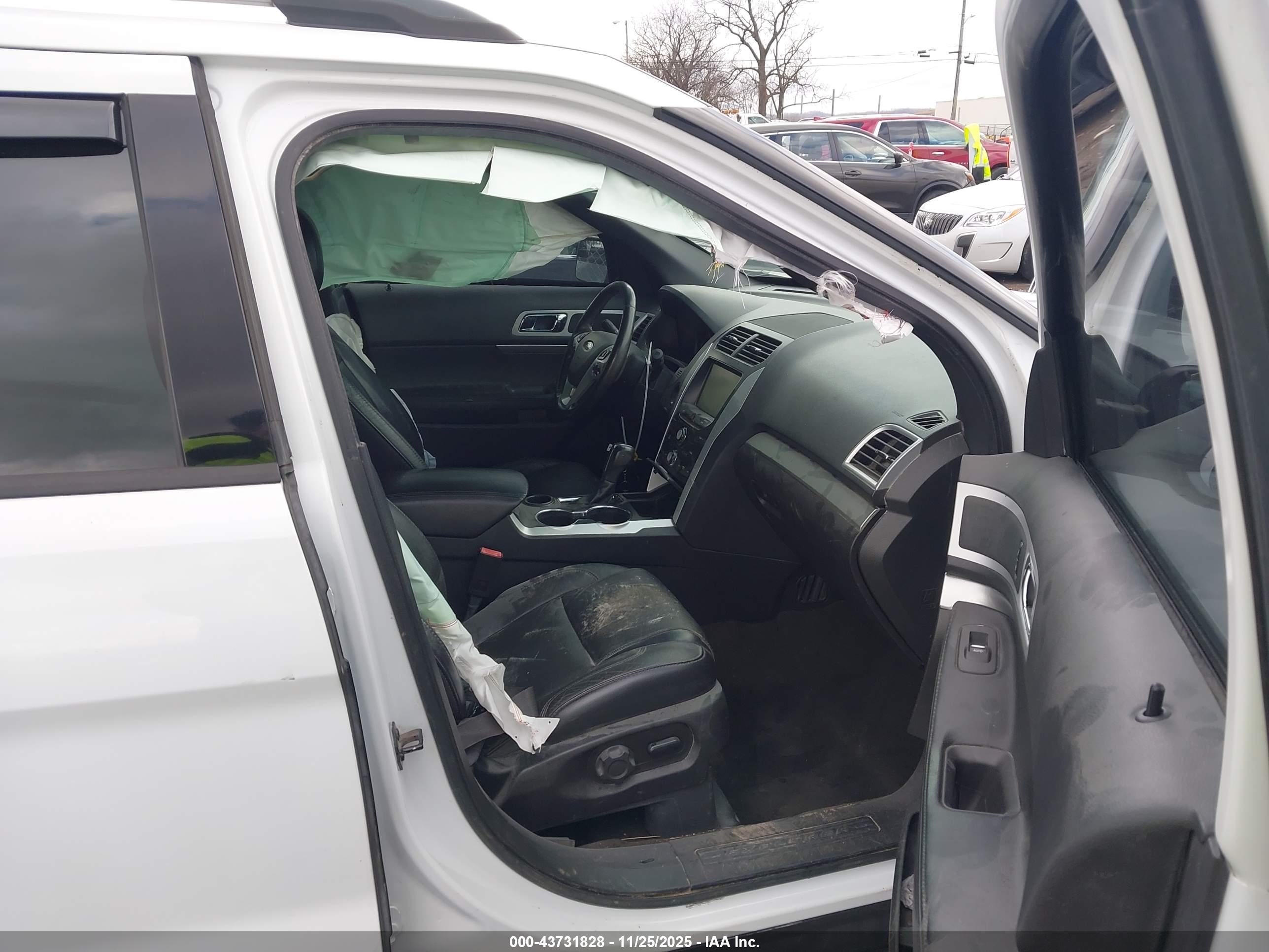 FORD EXPLORER image 5
