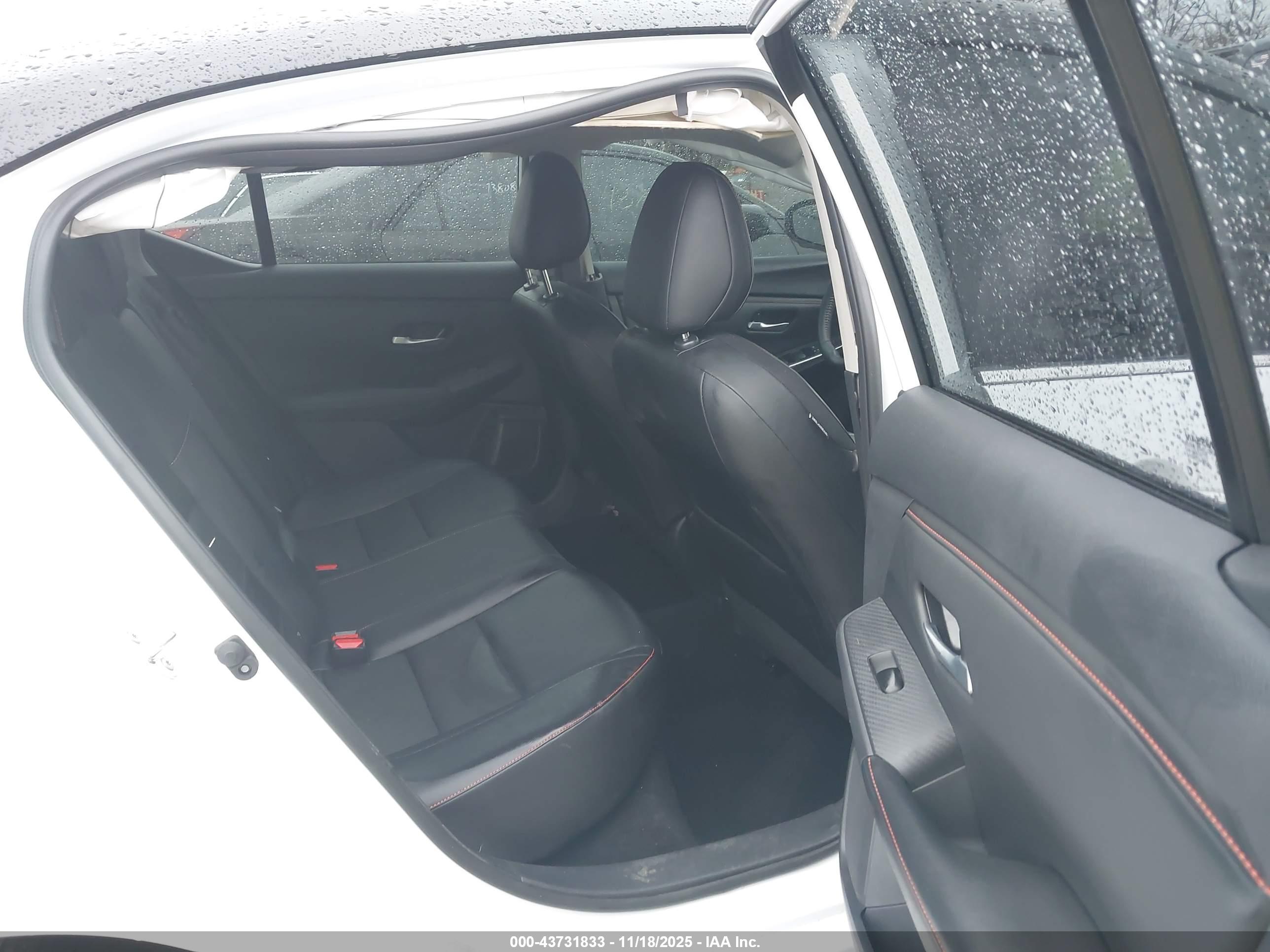 NISSAN SENTRA image 8