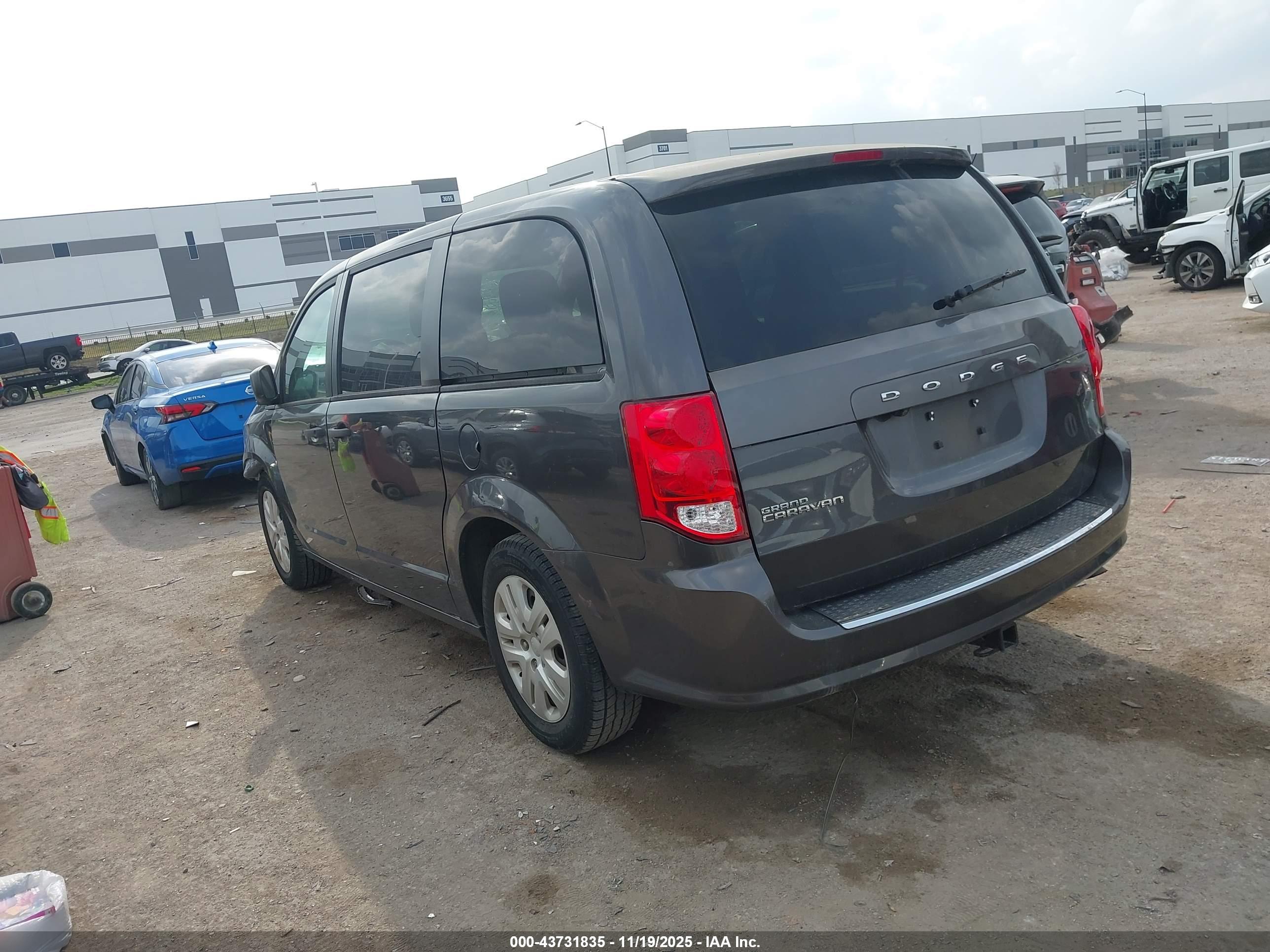 DODGE GRAND image 3