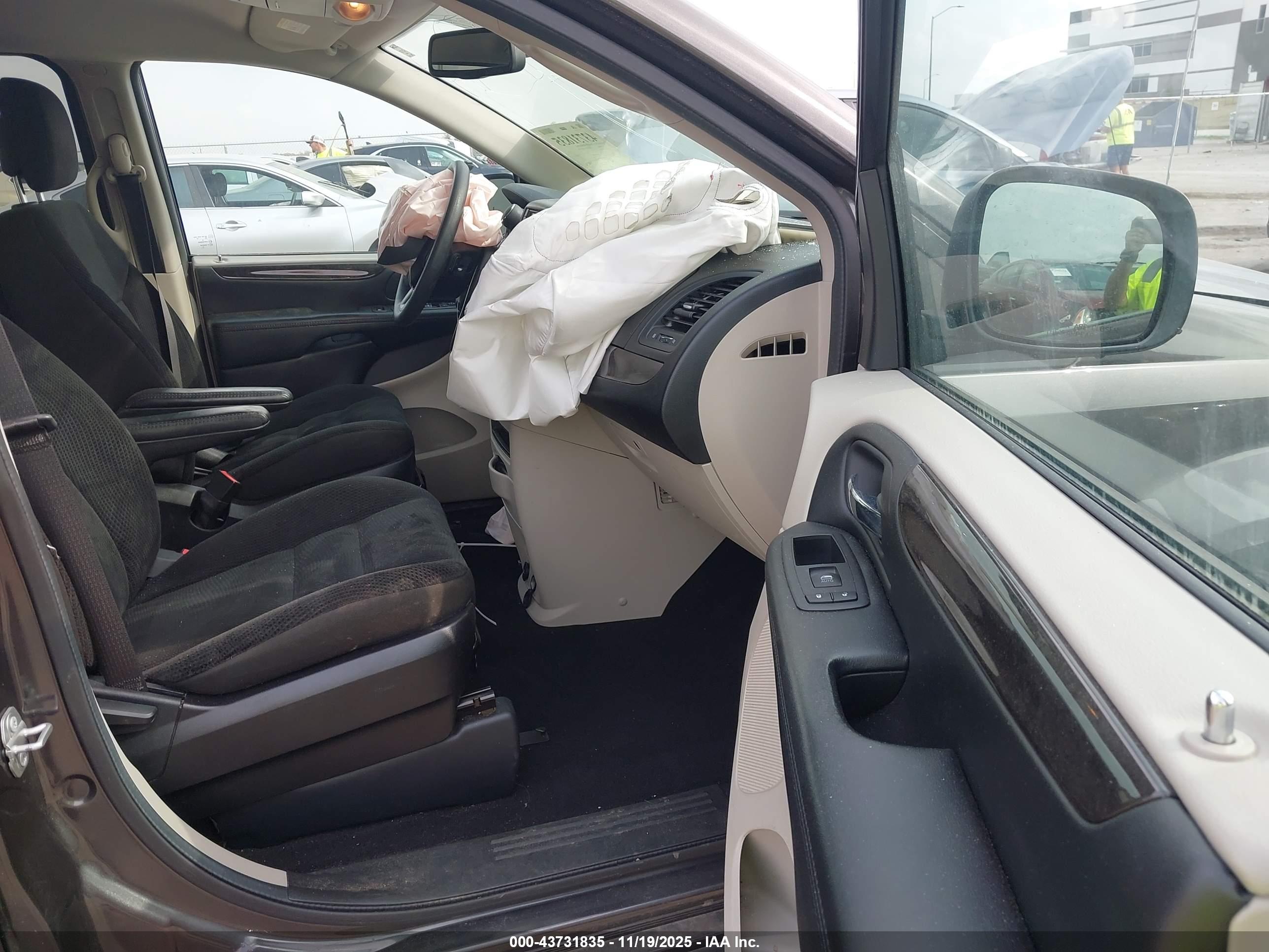 DODGE GRAND image 5