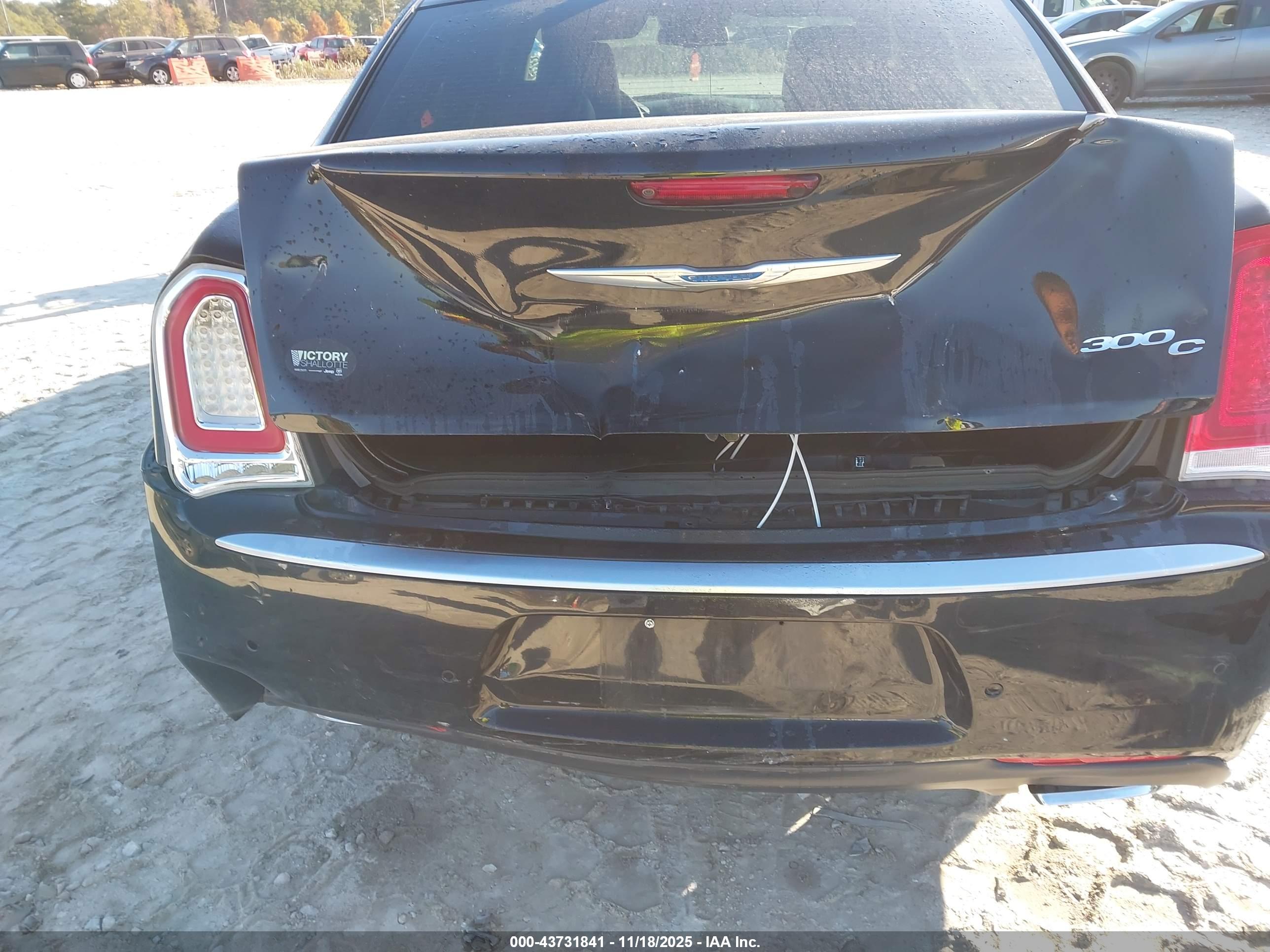 CHRYSLER 300C image 6