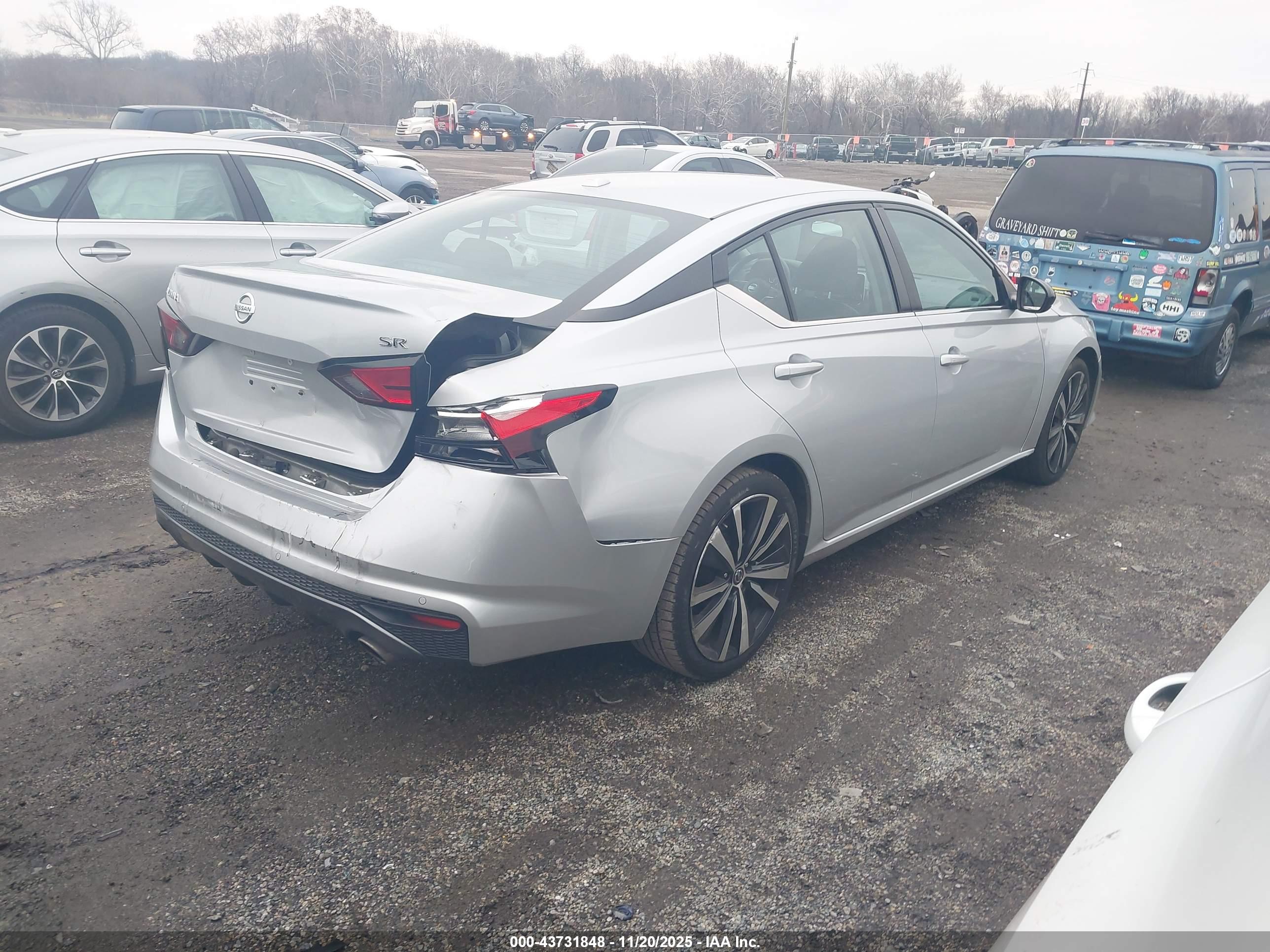 NISSAN ALTIMA image 4