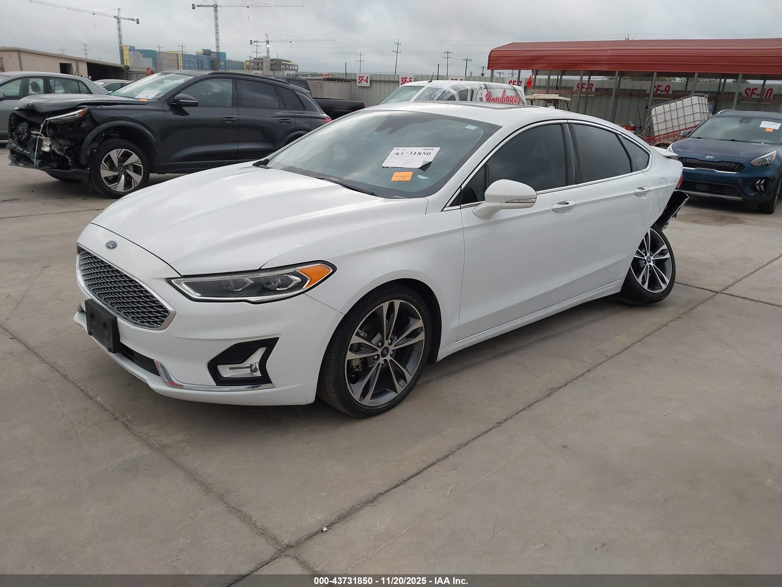 FORD FUSION image 2