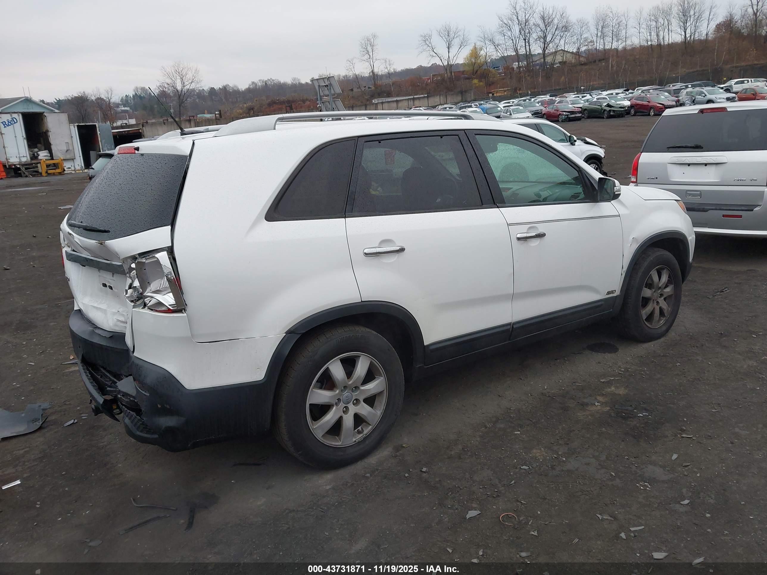 KIA SORENTO image 4