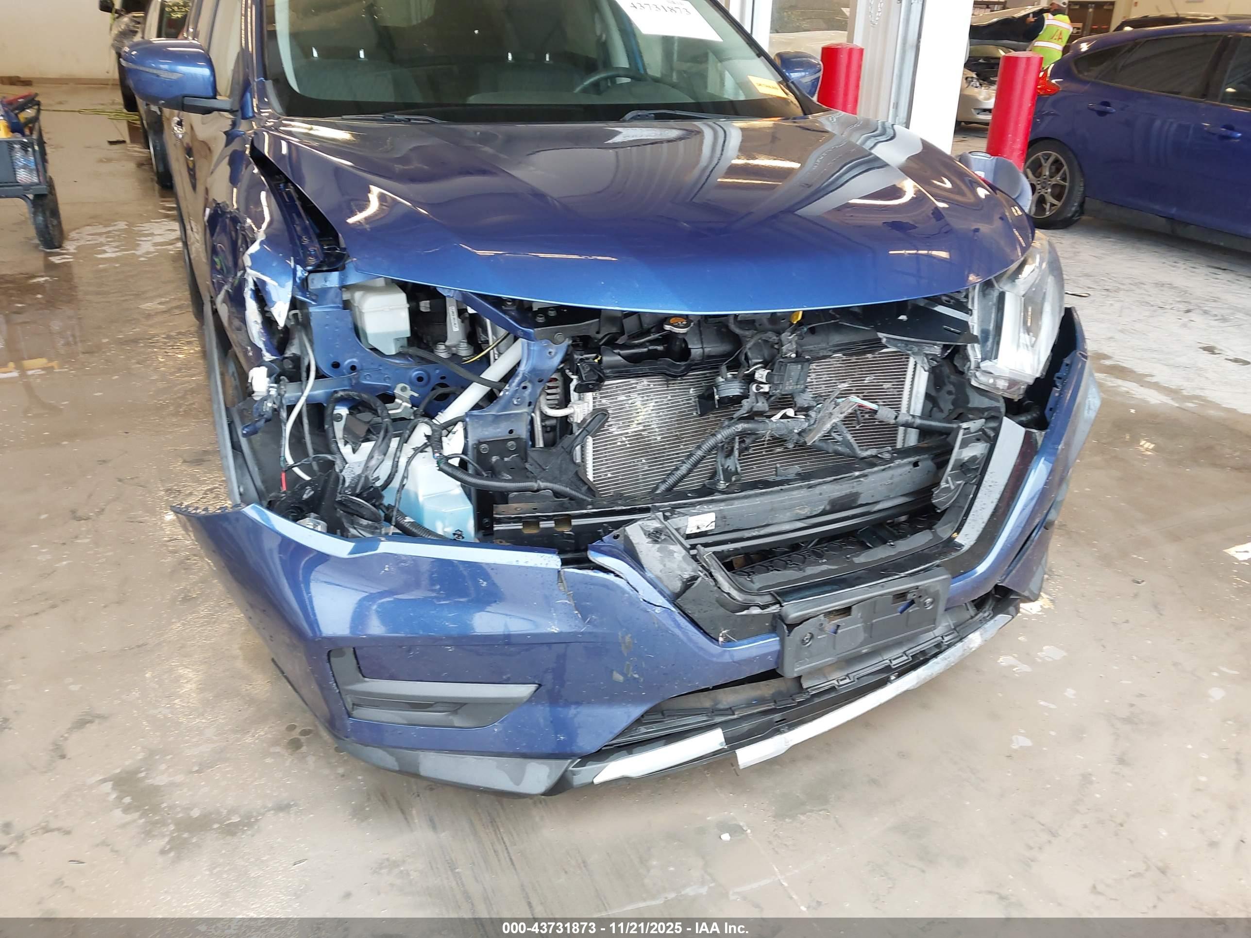 NISSAN ROGUE image 6