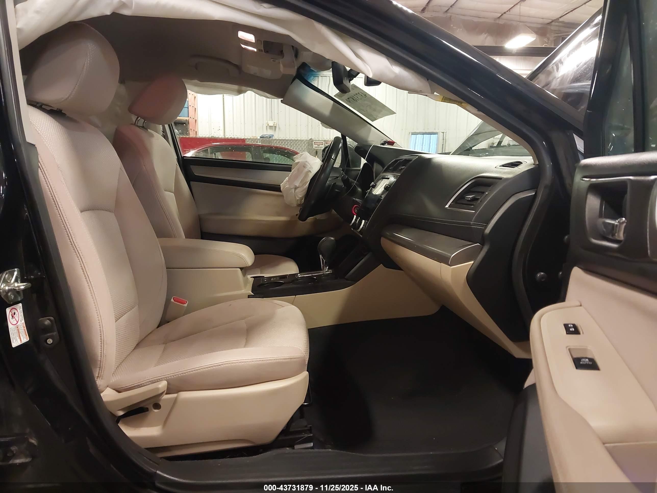 SUBARU OUTBACK image 5
