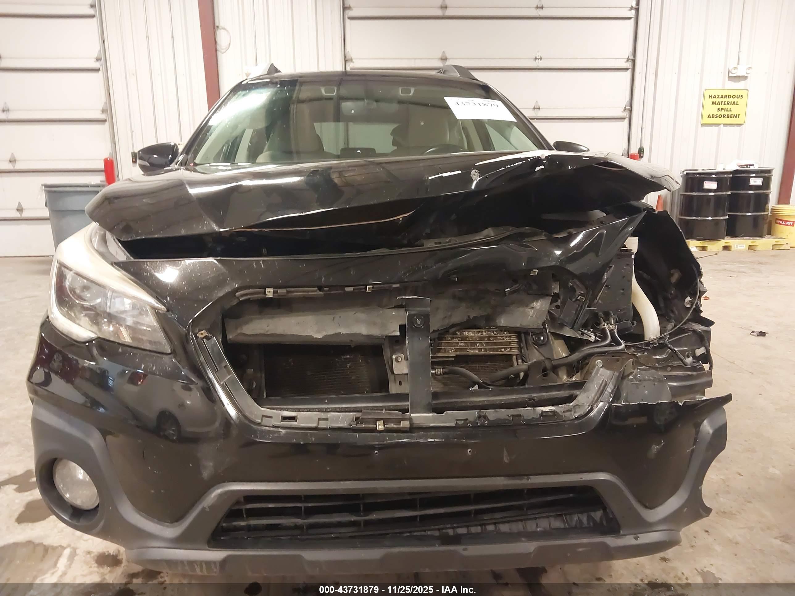 SUBARU OUTBACK image 6