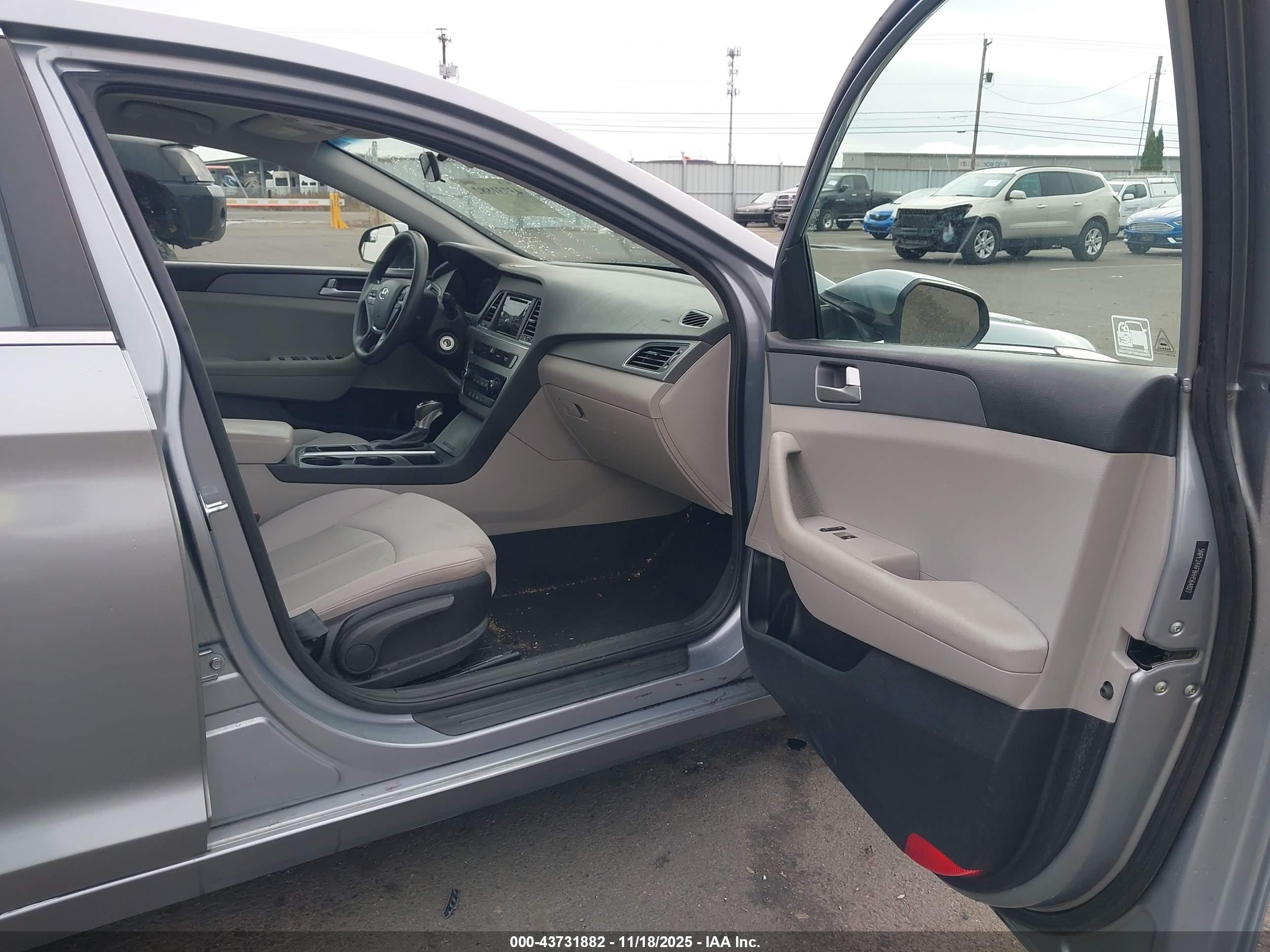 HYUNDAI SONATA image 5