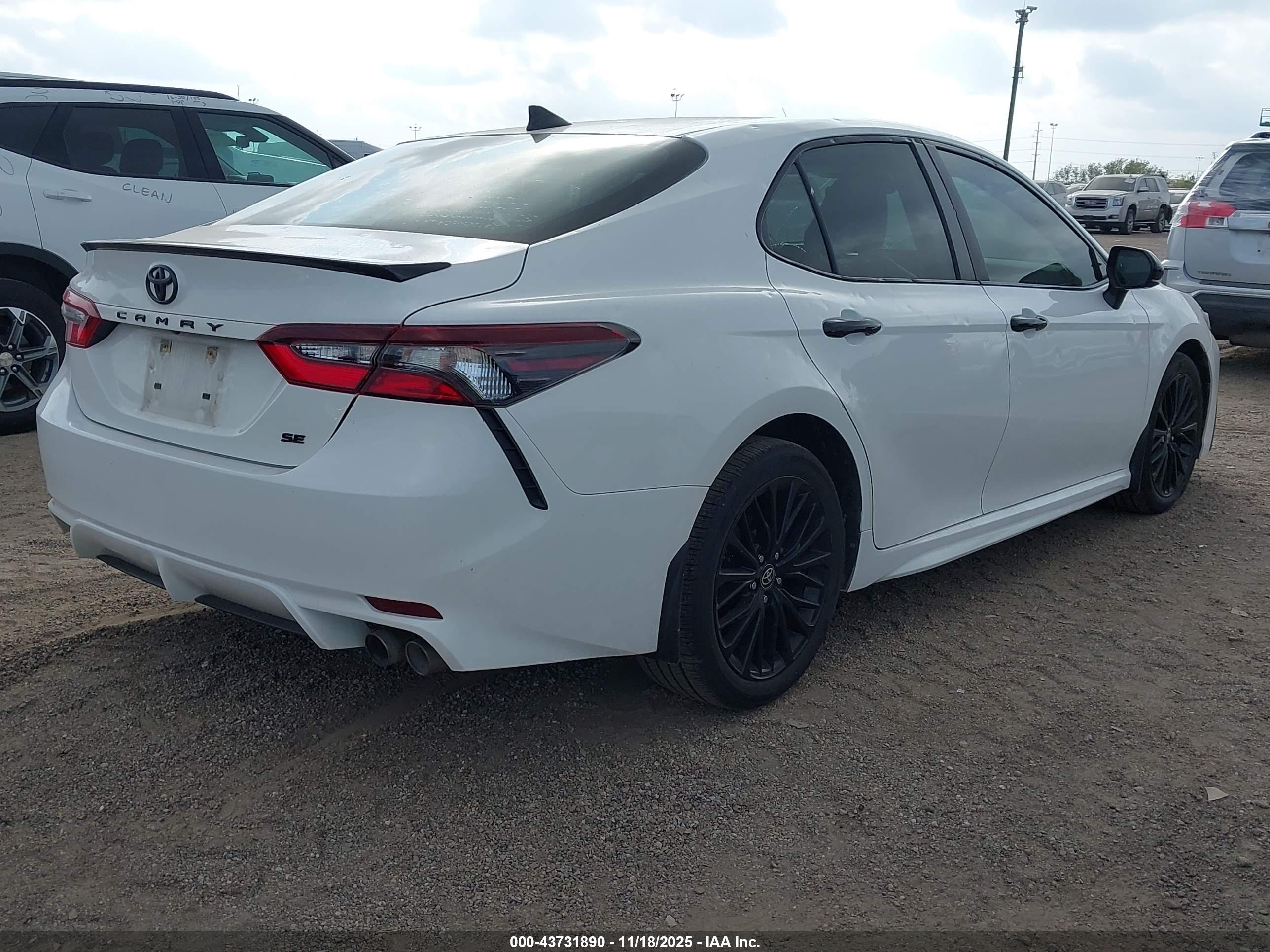TOYOTA CAMRY image 4