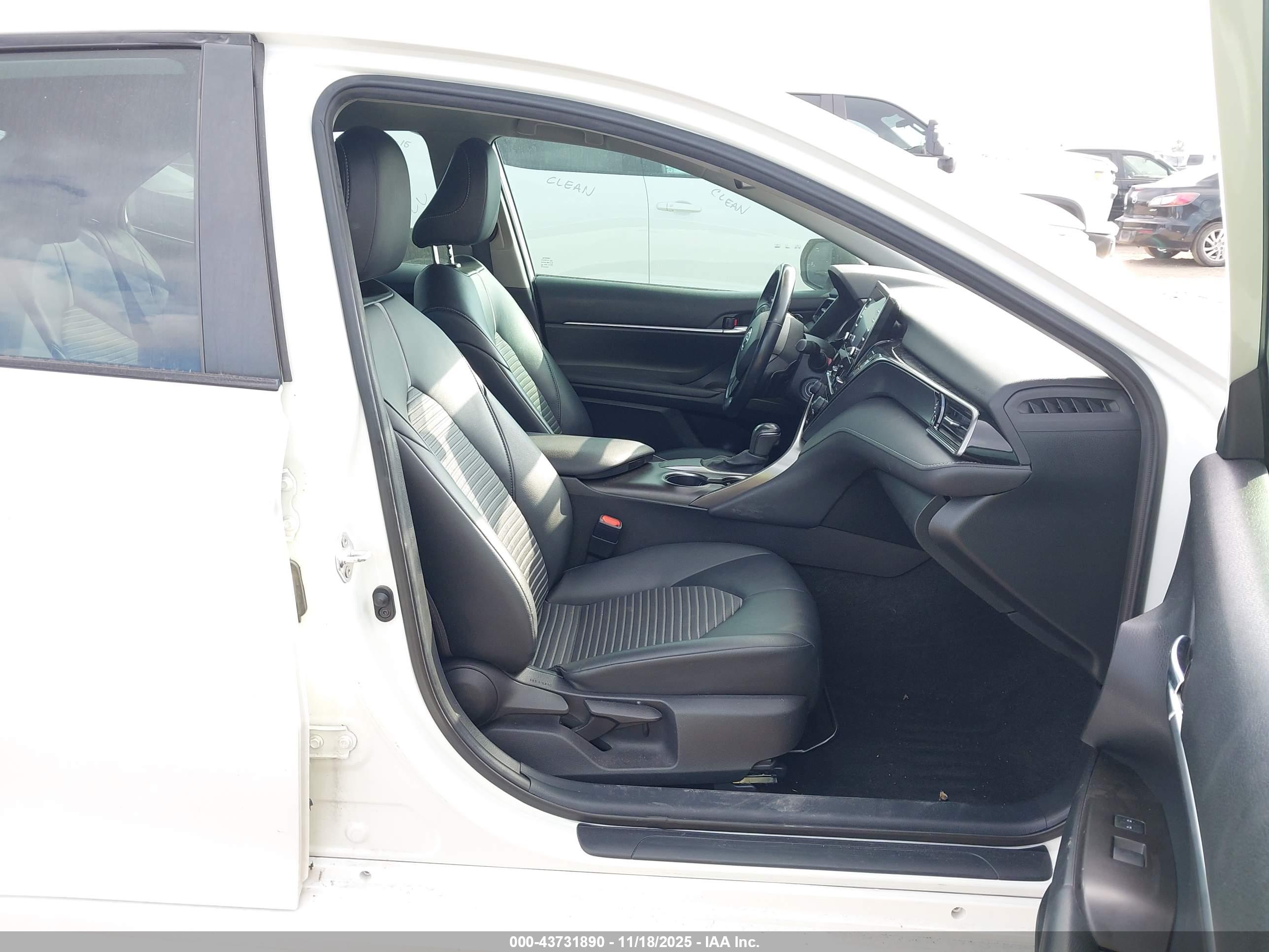 TOYOTA CAMRY image 5