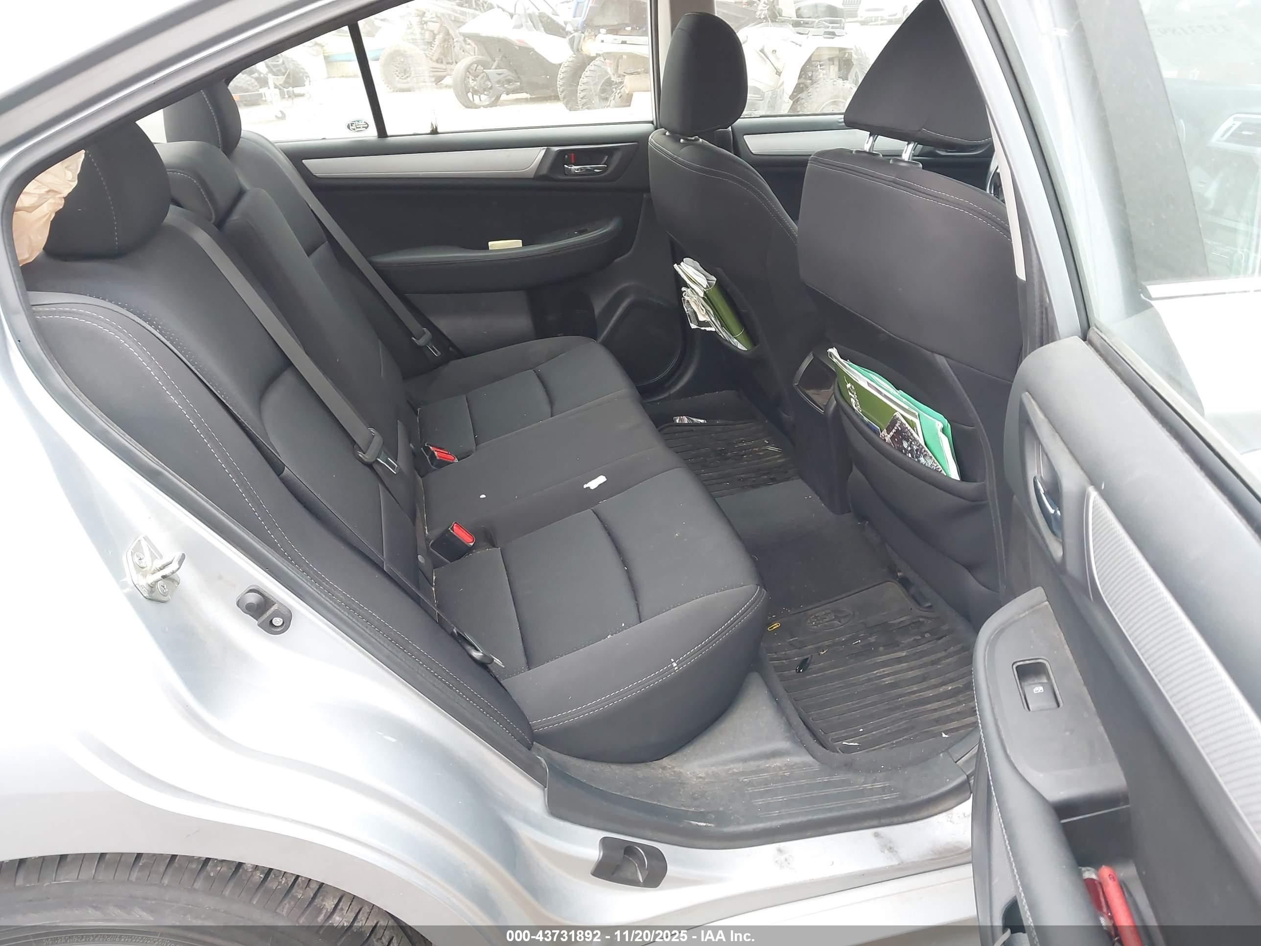 SUBARU LEGACY image 8