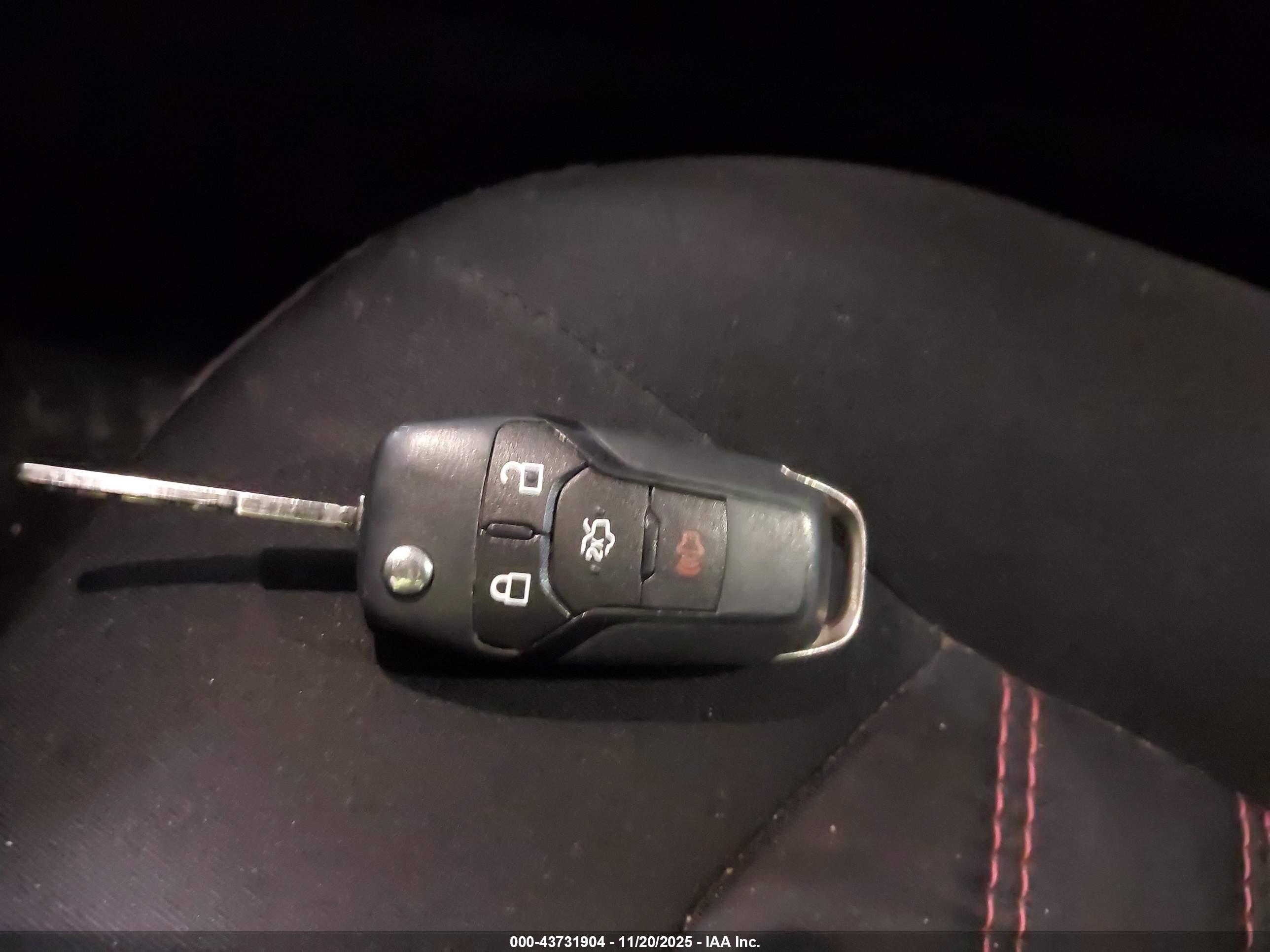 FORD FUSION image 11