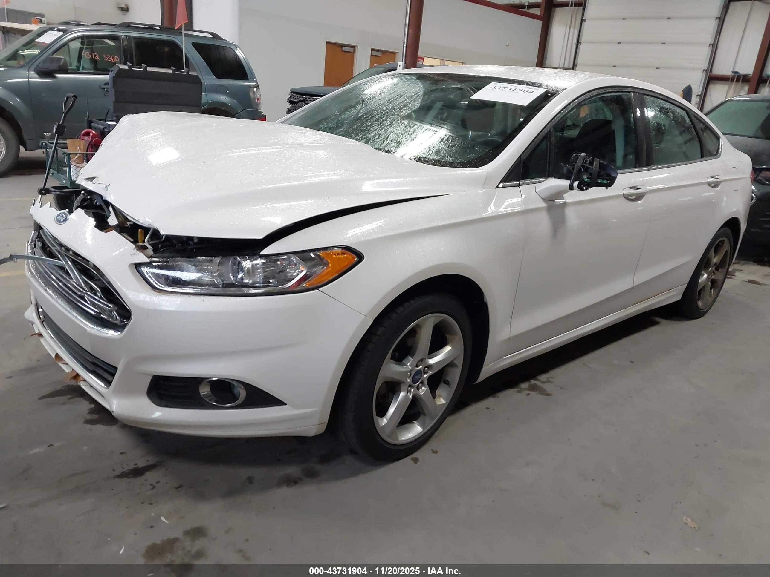 FORD FUSION image 2