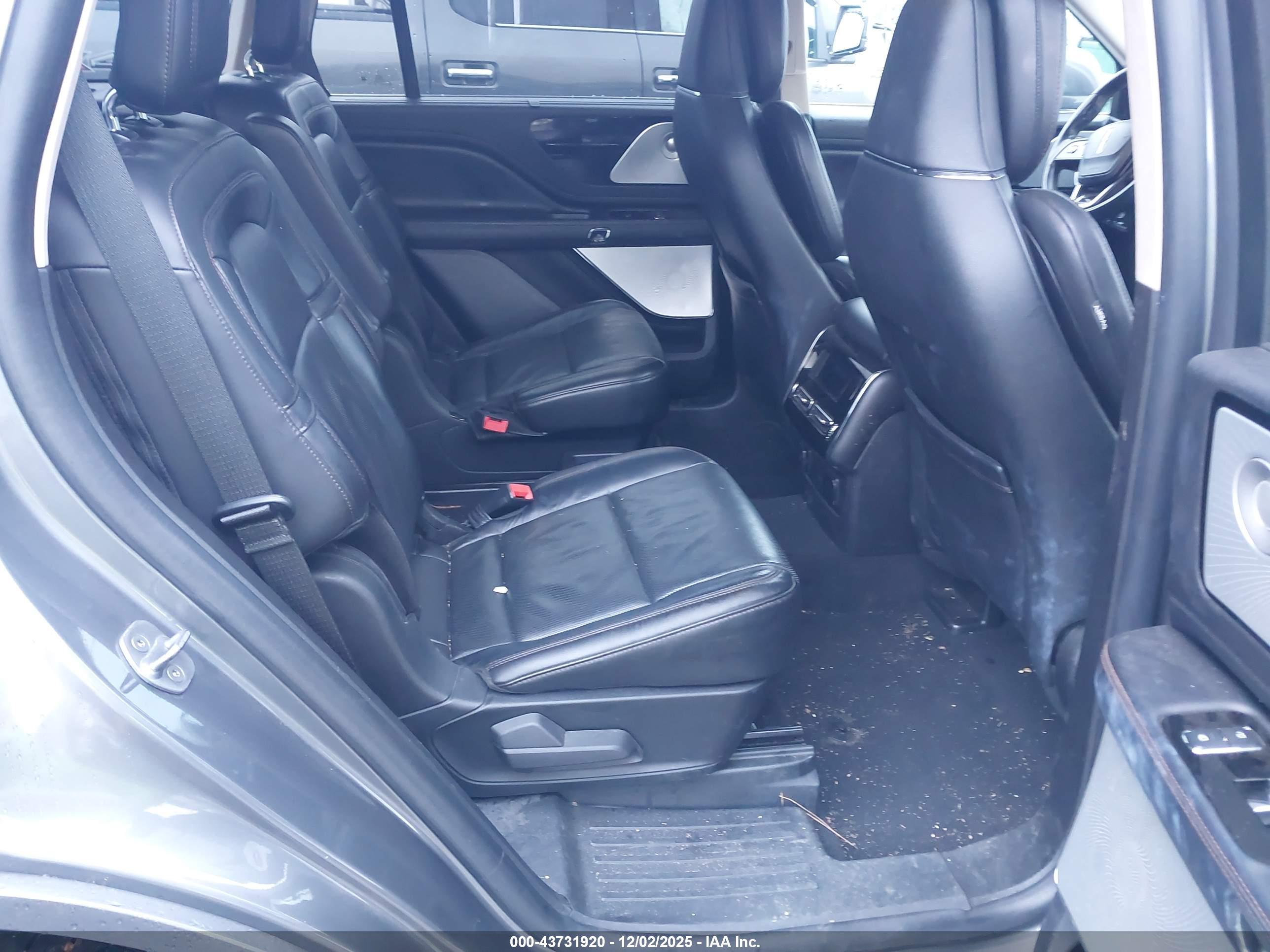 LINCOLN AVIATOR image 8