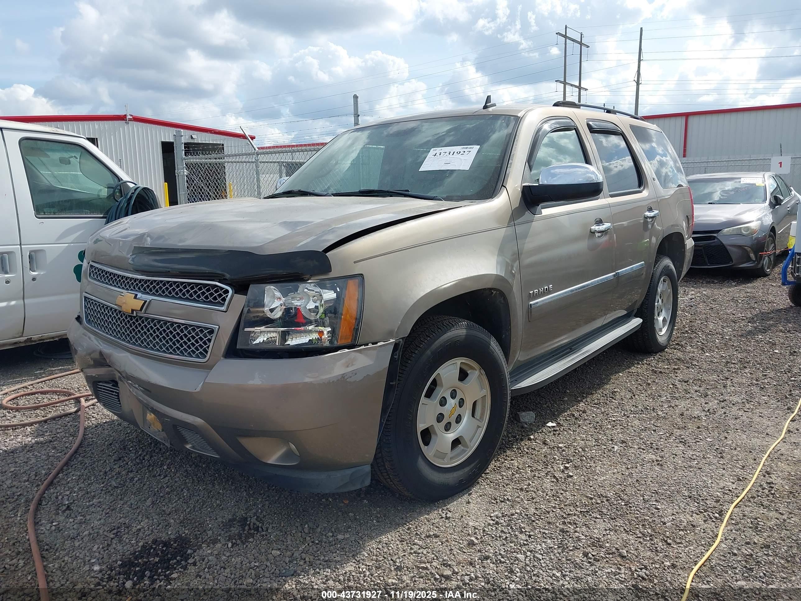 CHEVROLET TAHOE image 2