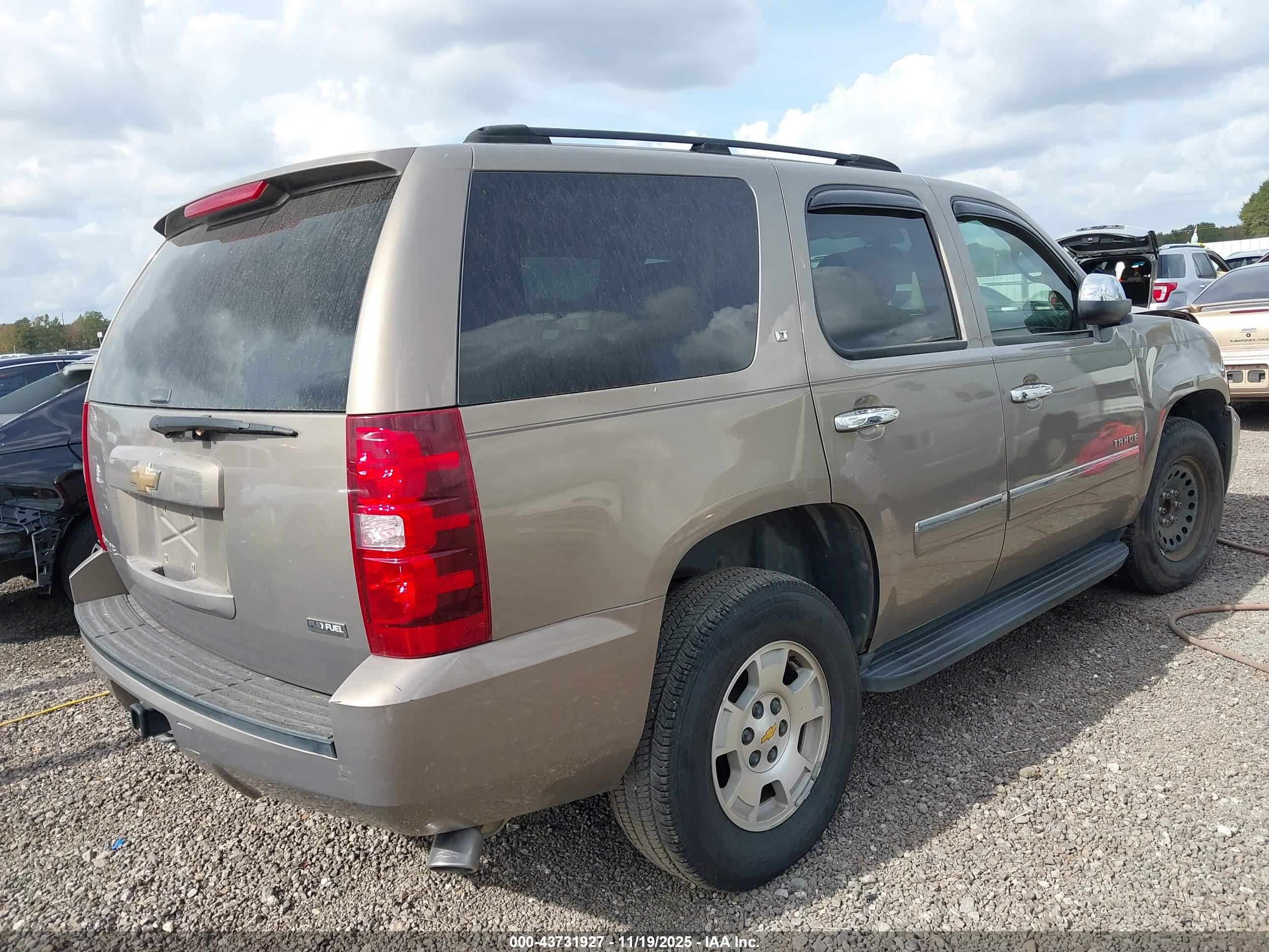 CHEVROLET TAHOE image 4