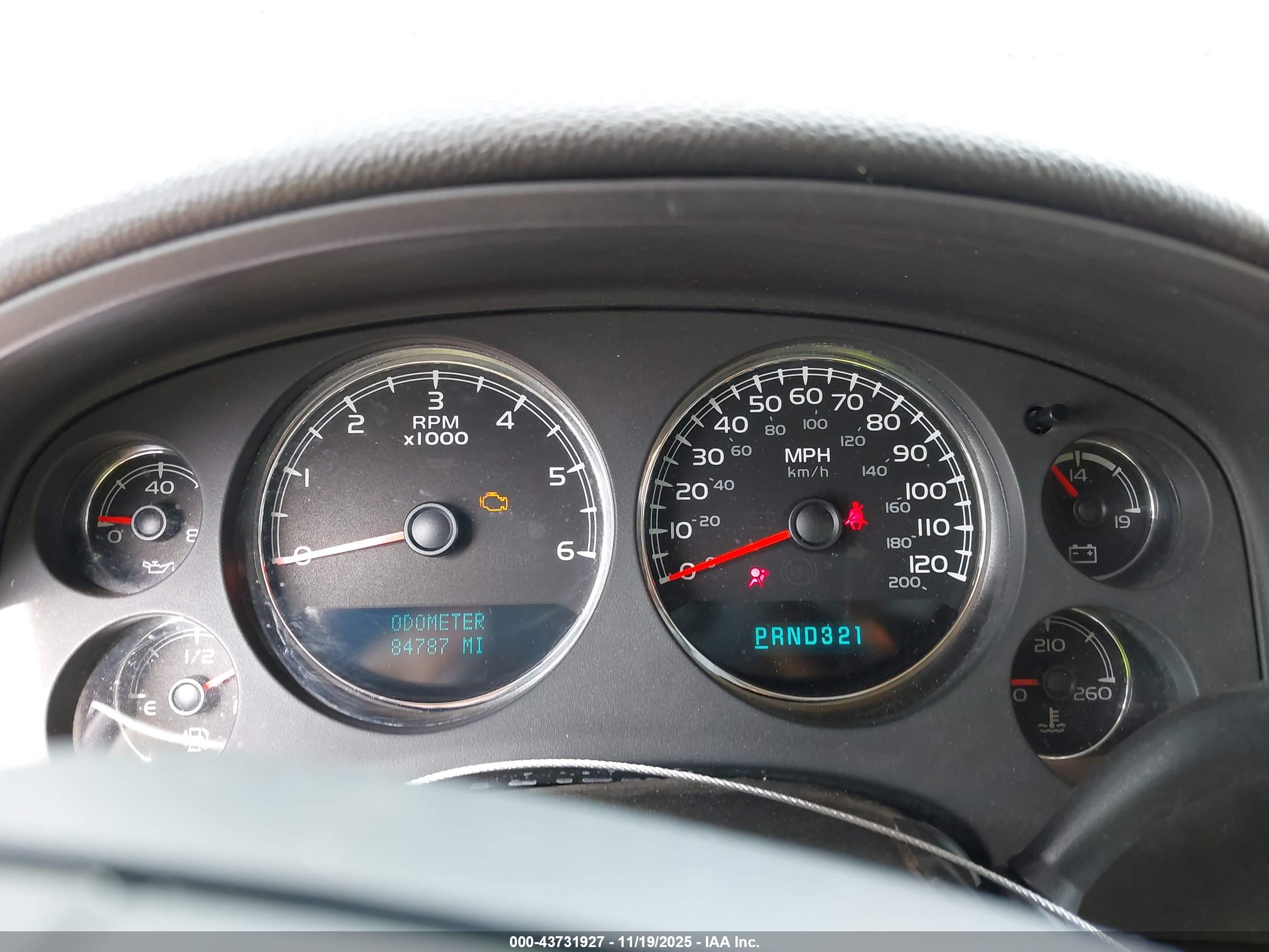 CHEVROLET TAHOE image 7