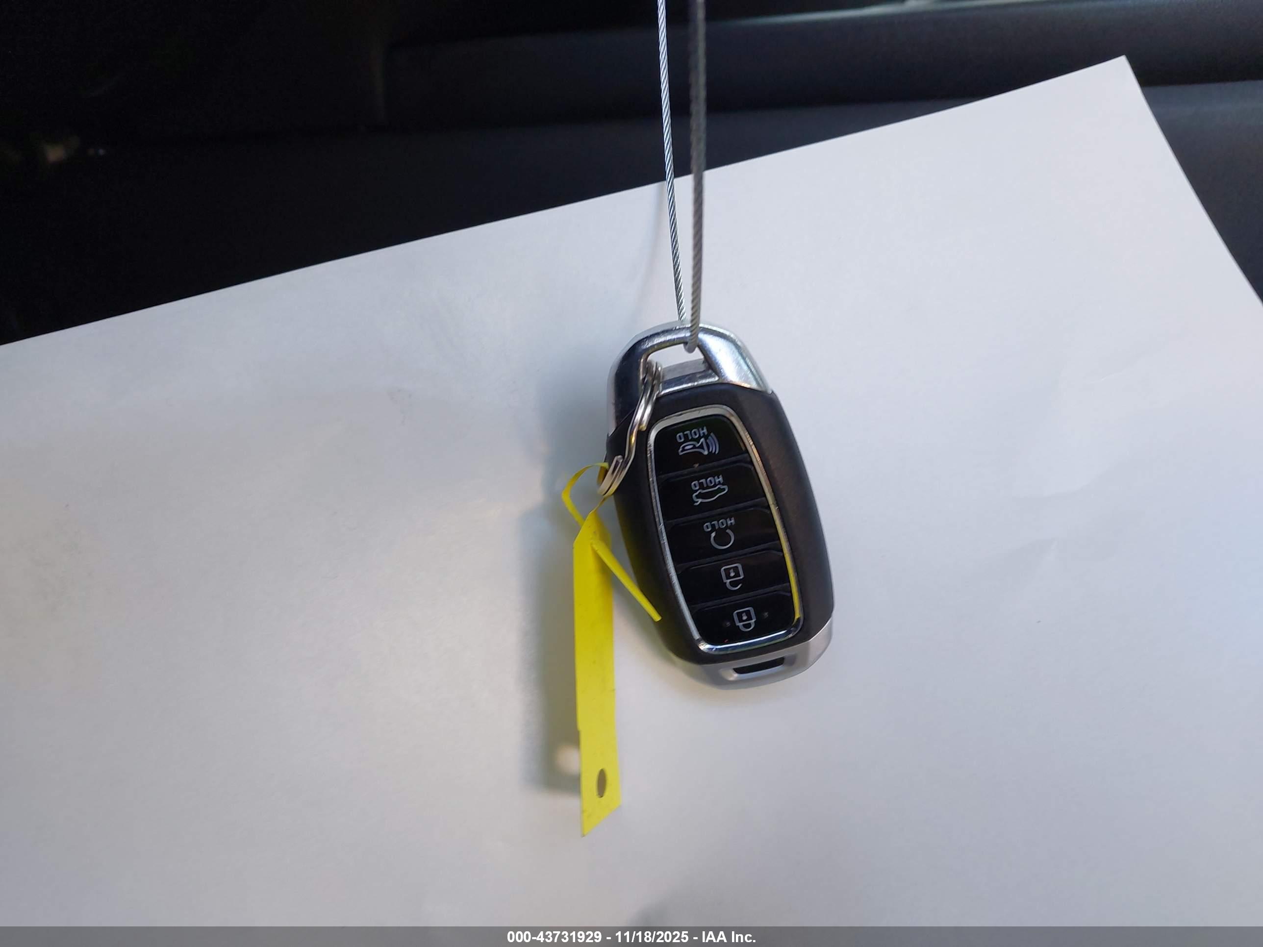 HYUNDAI ELANTRA image 11