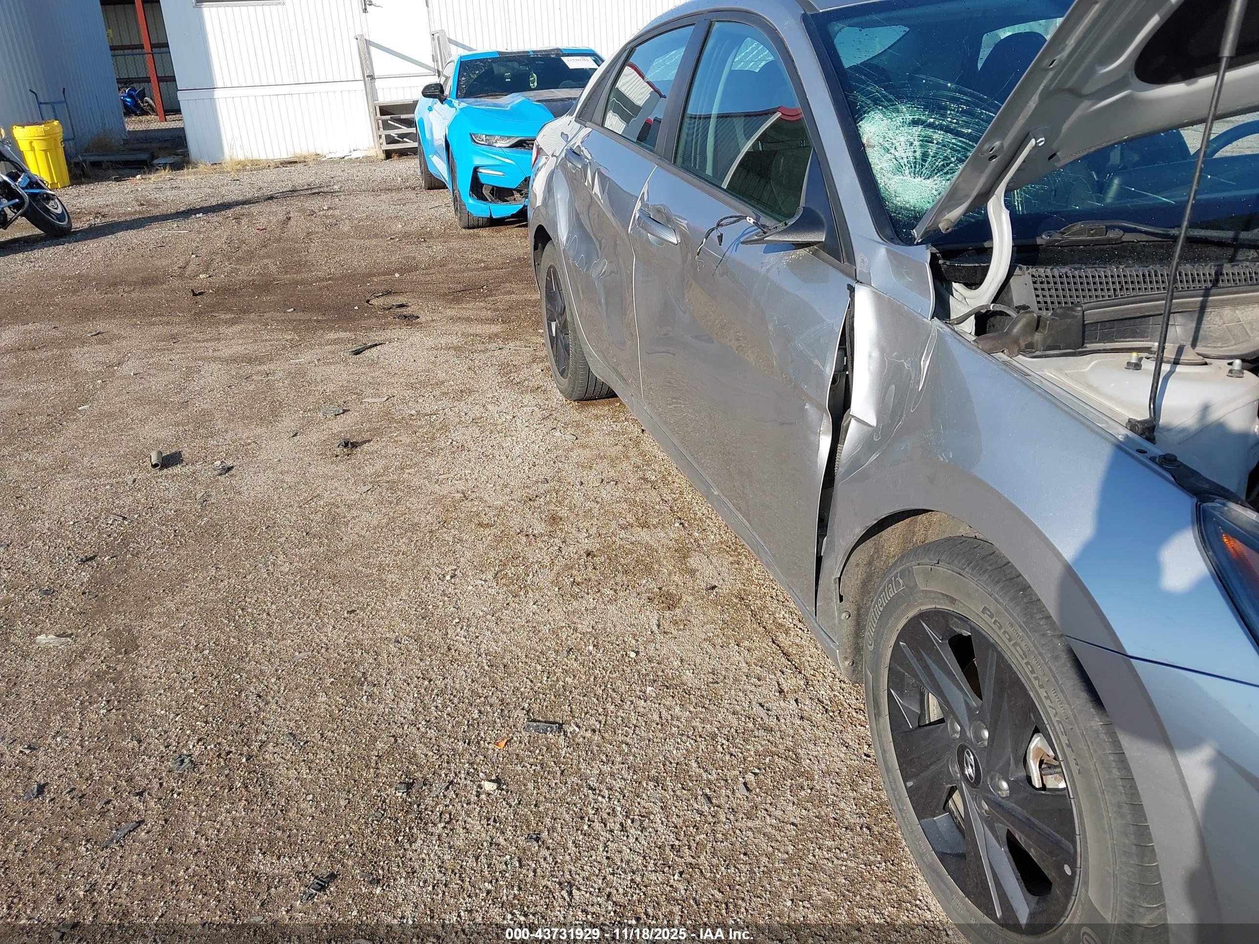 HYUNDAI ELANTRA image 6
