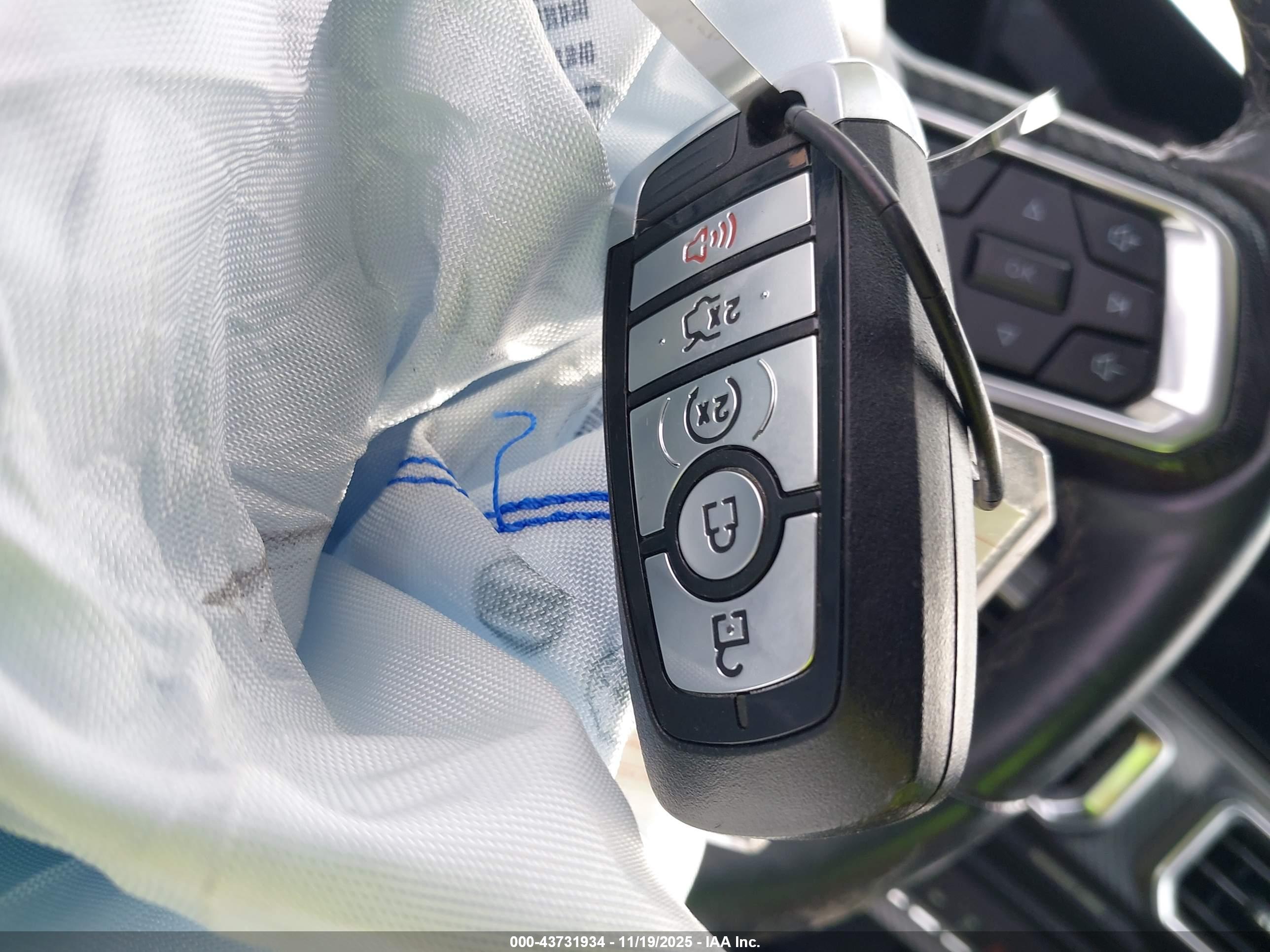 FORD MUSTANG image 11