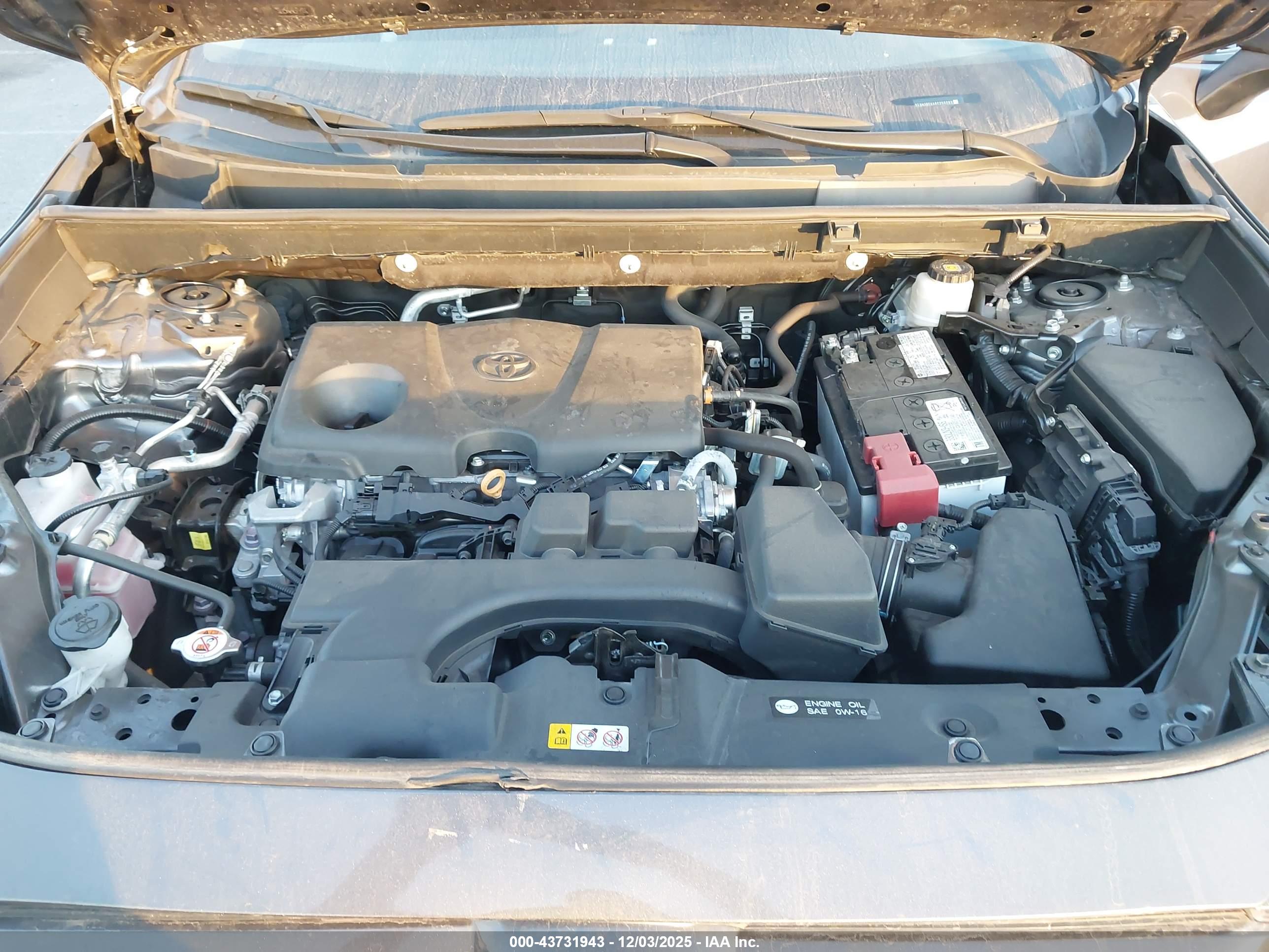 TOYOTA RAV4 image 10