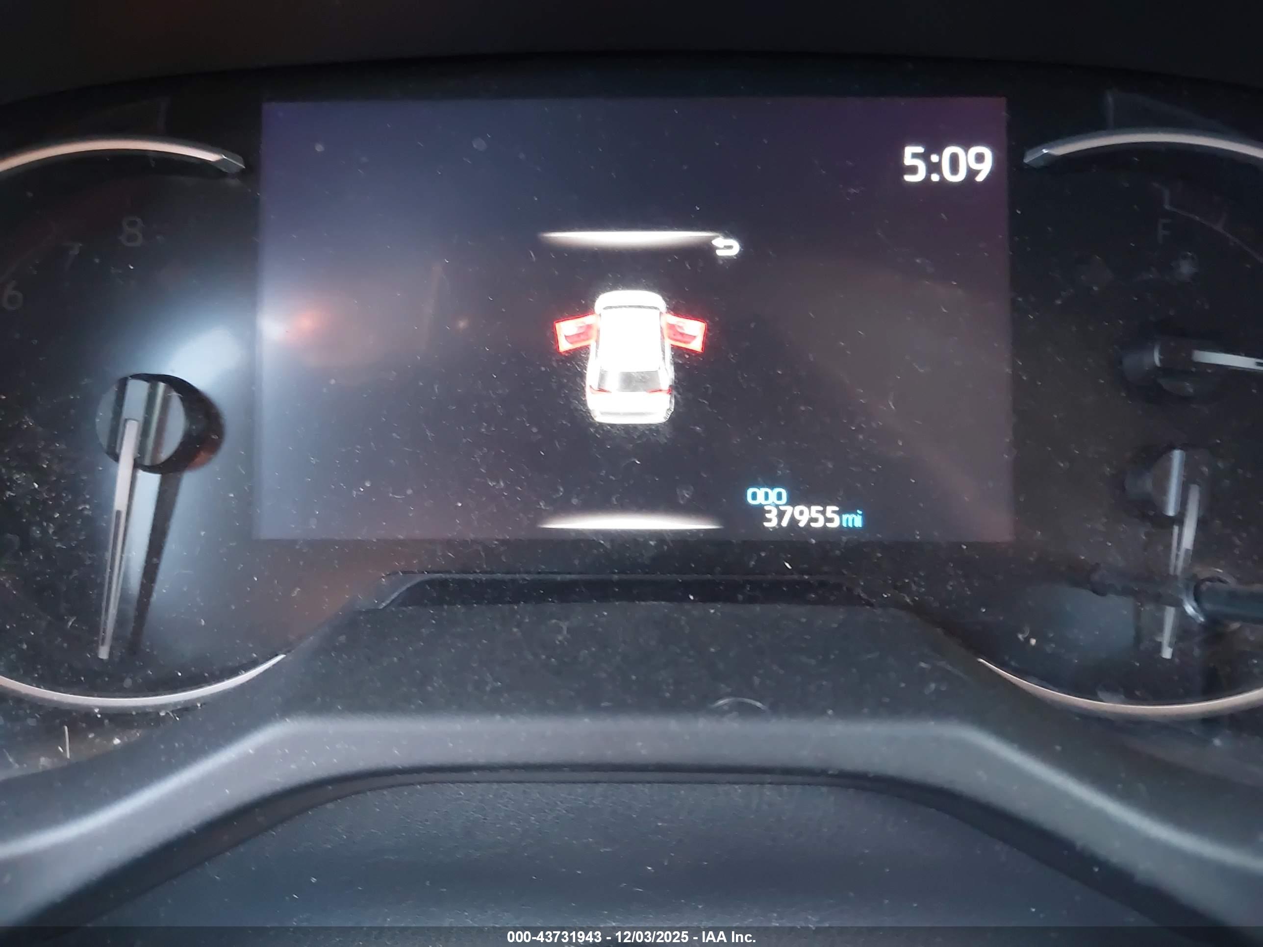 TOYOTA RAV4 image 7