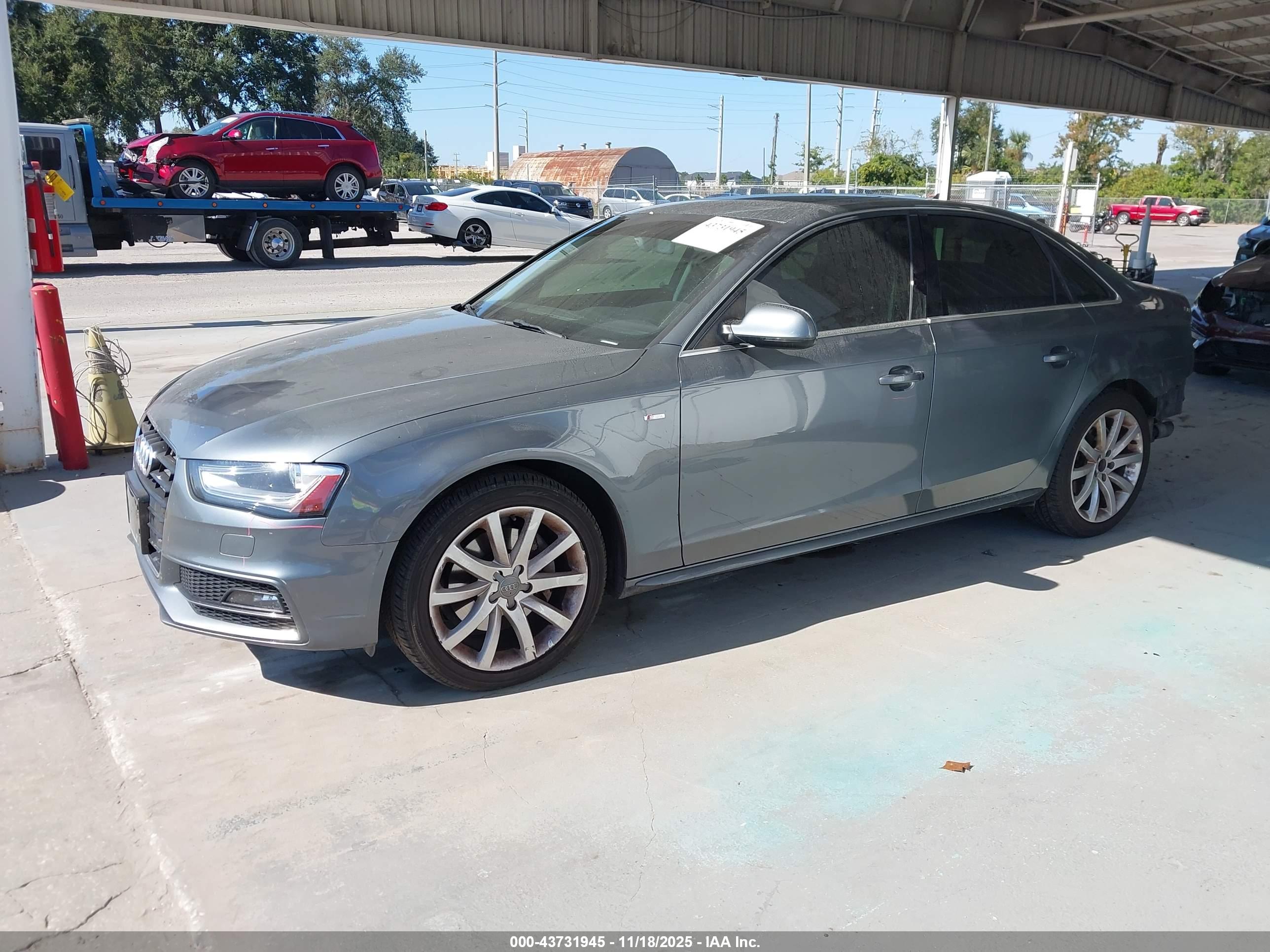 AUDI A4 image 2