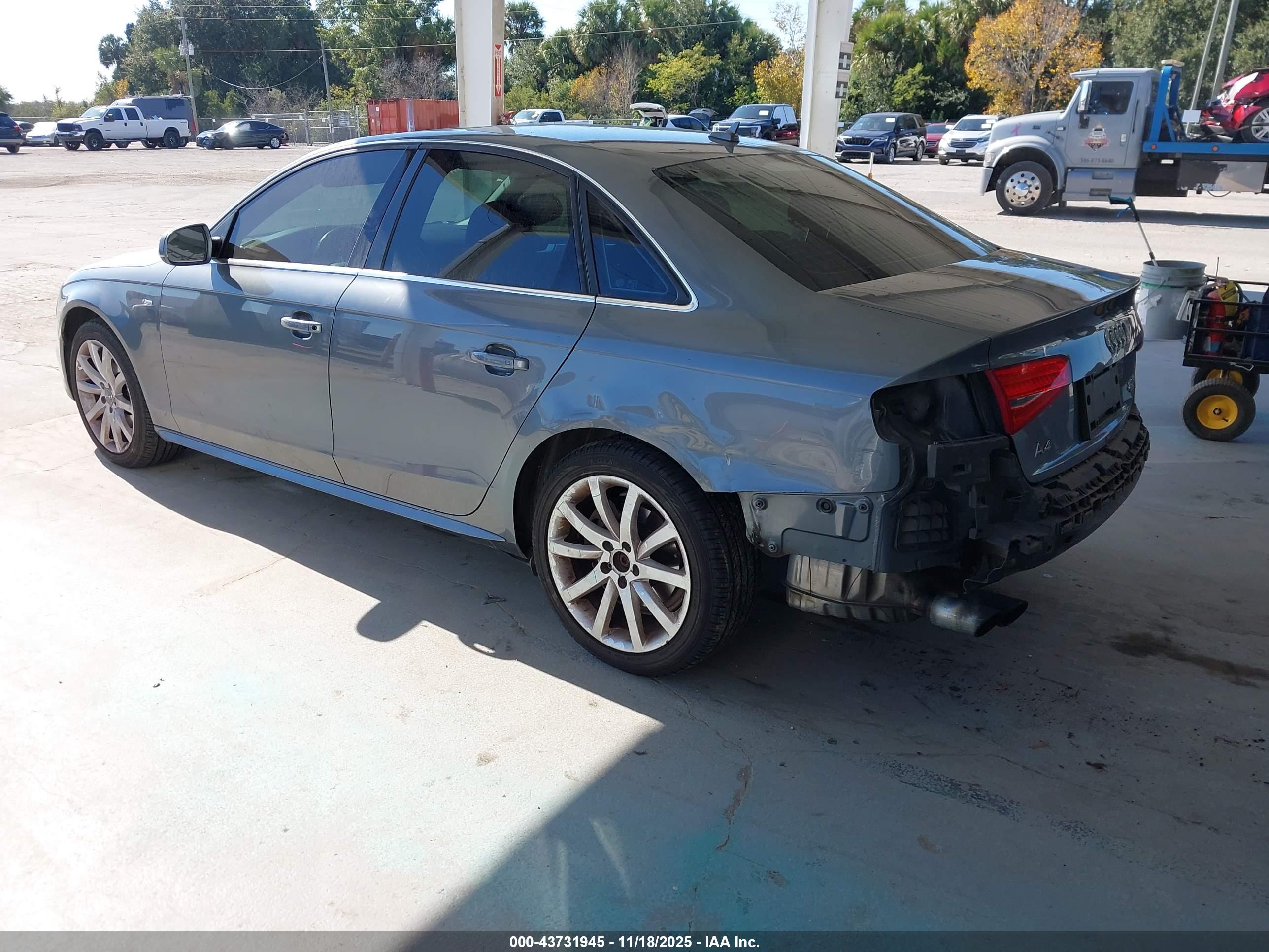 AUDI A4 image 3