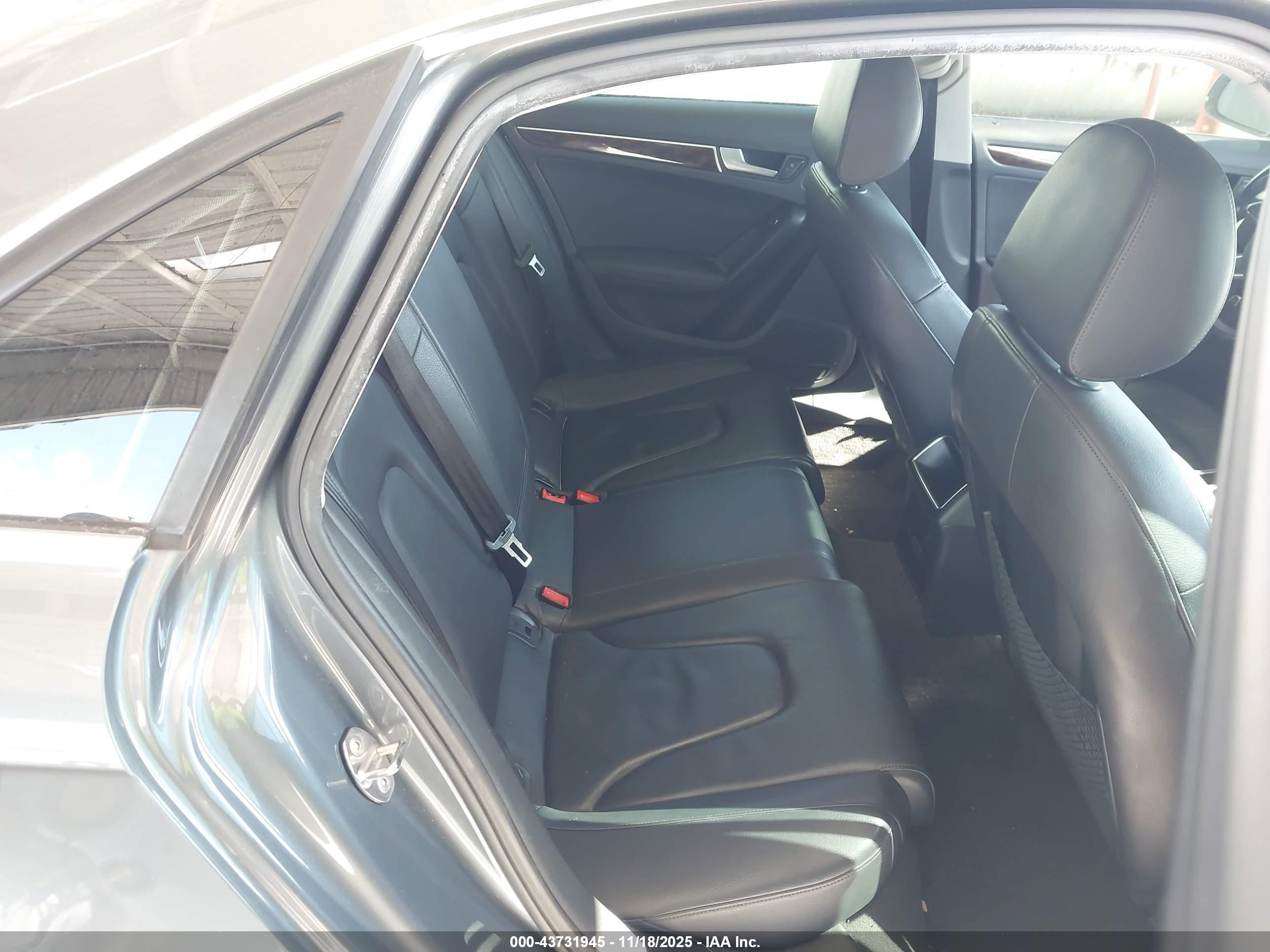 AUDI A4 image 8