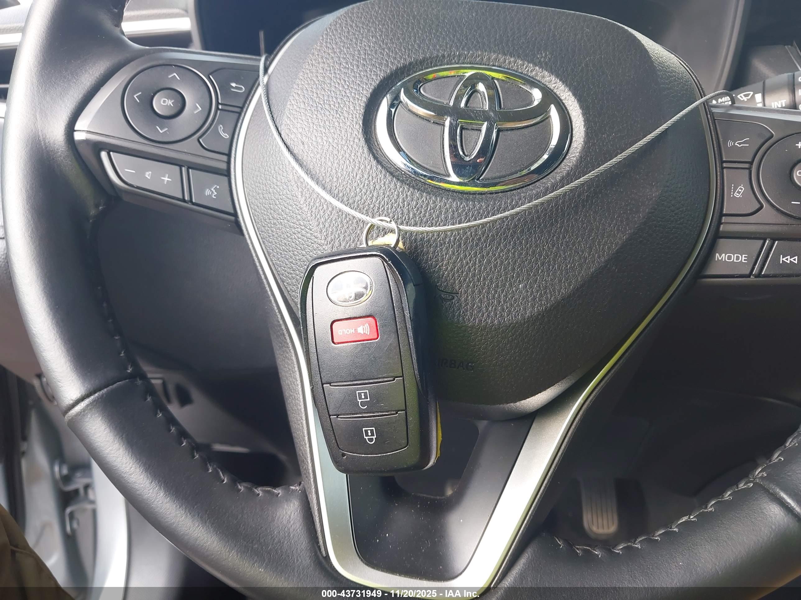 TOYOTA COROLLA image 11