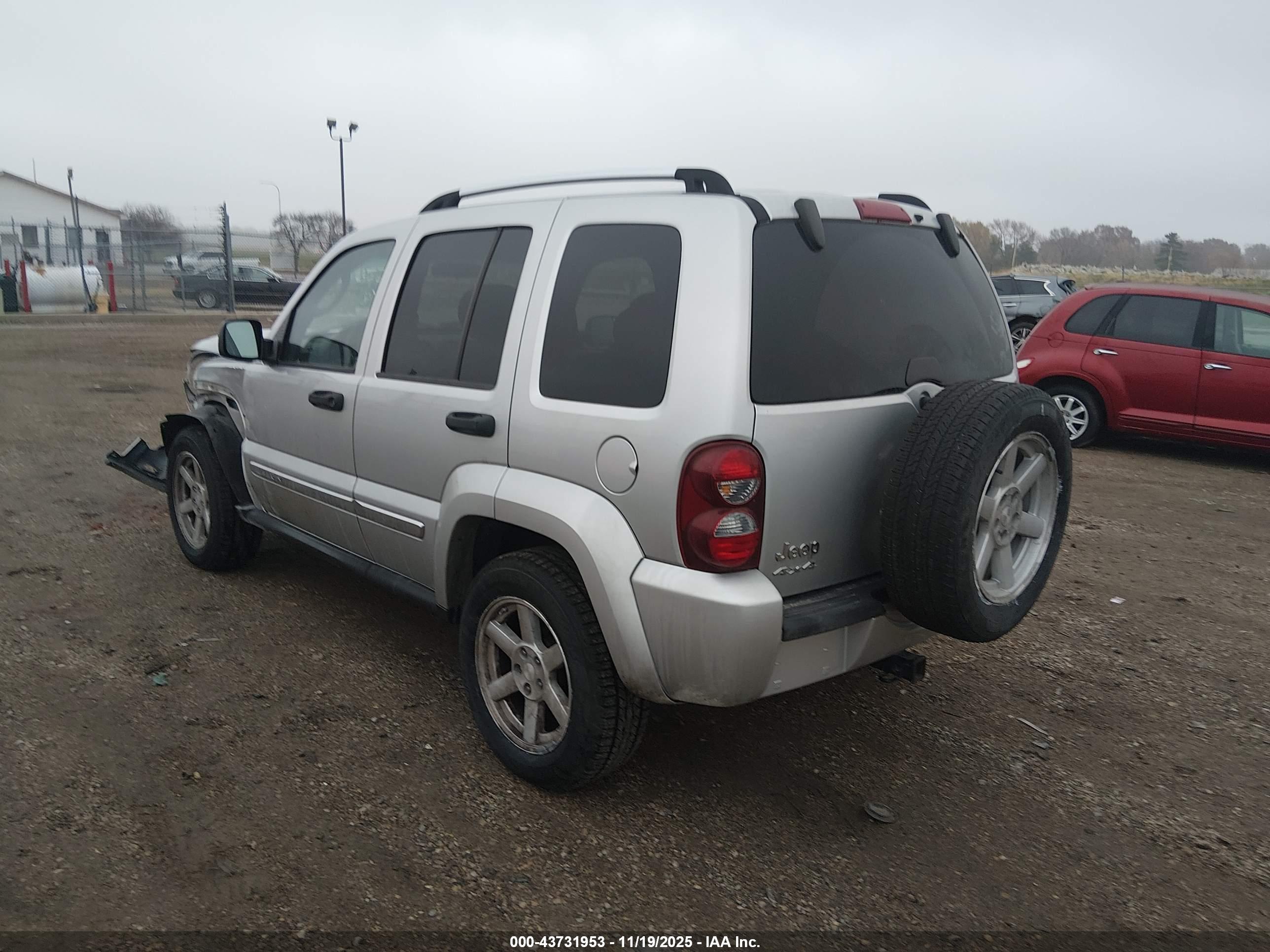JEEP LIBERTY image 3