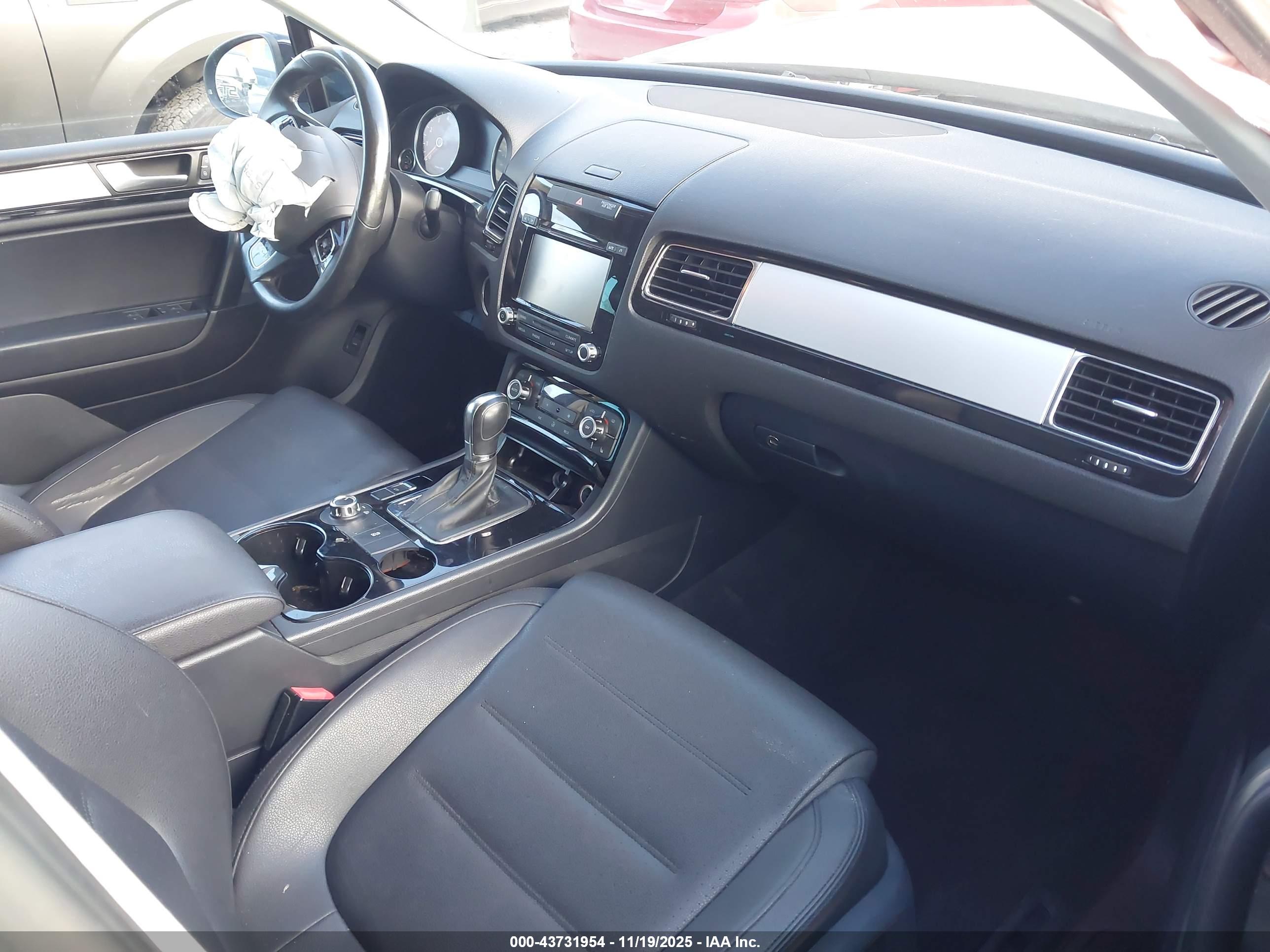 VOLKSWAGEN TOUAREG image 5