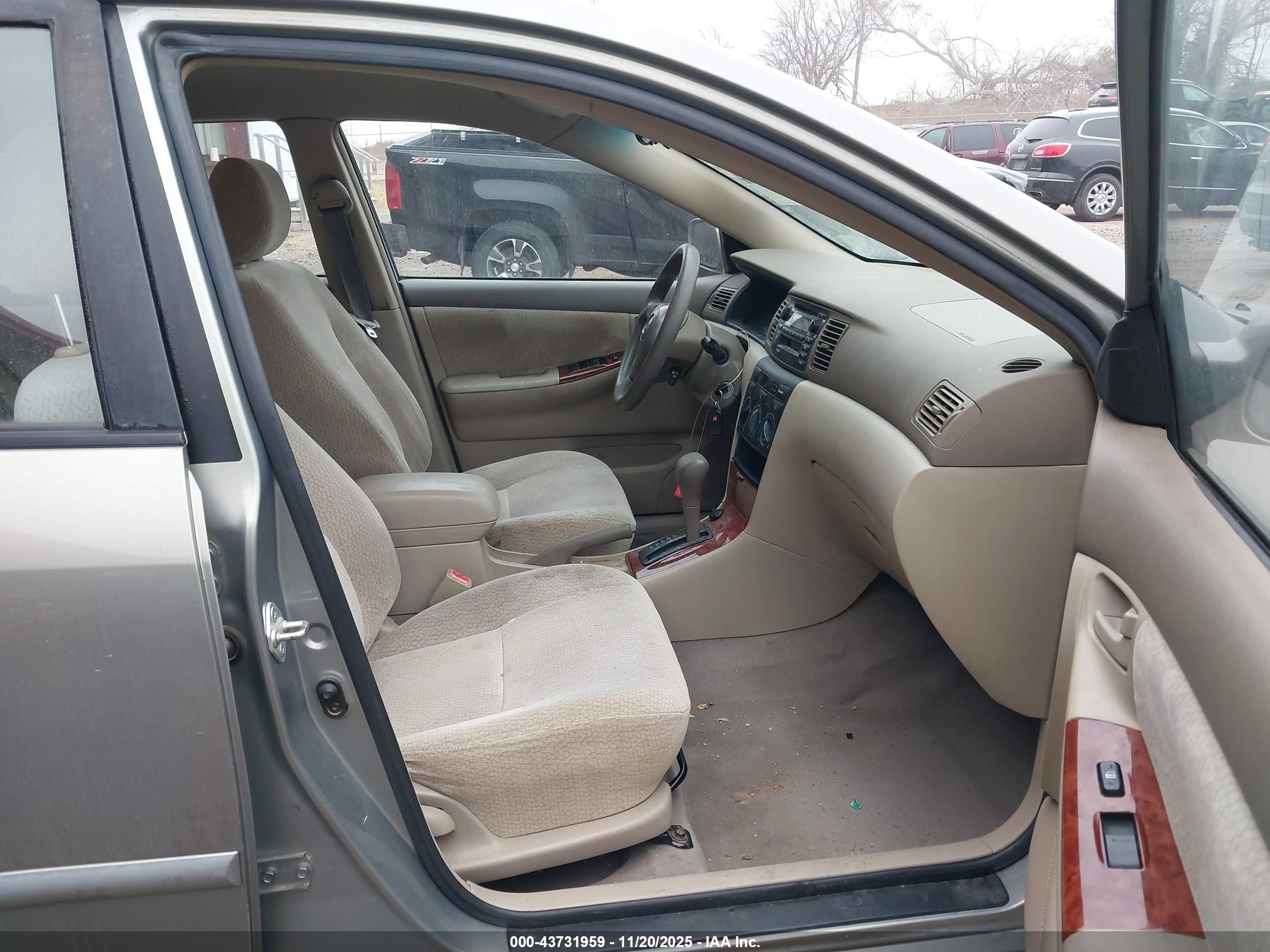 TOYOTA COROLLA image 5