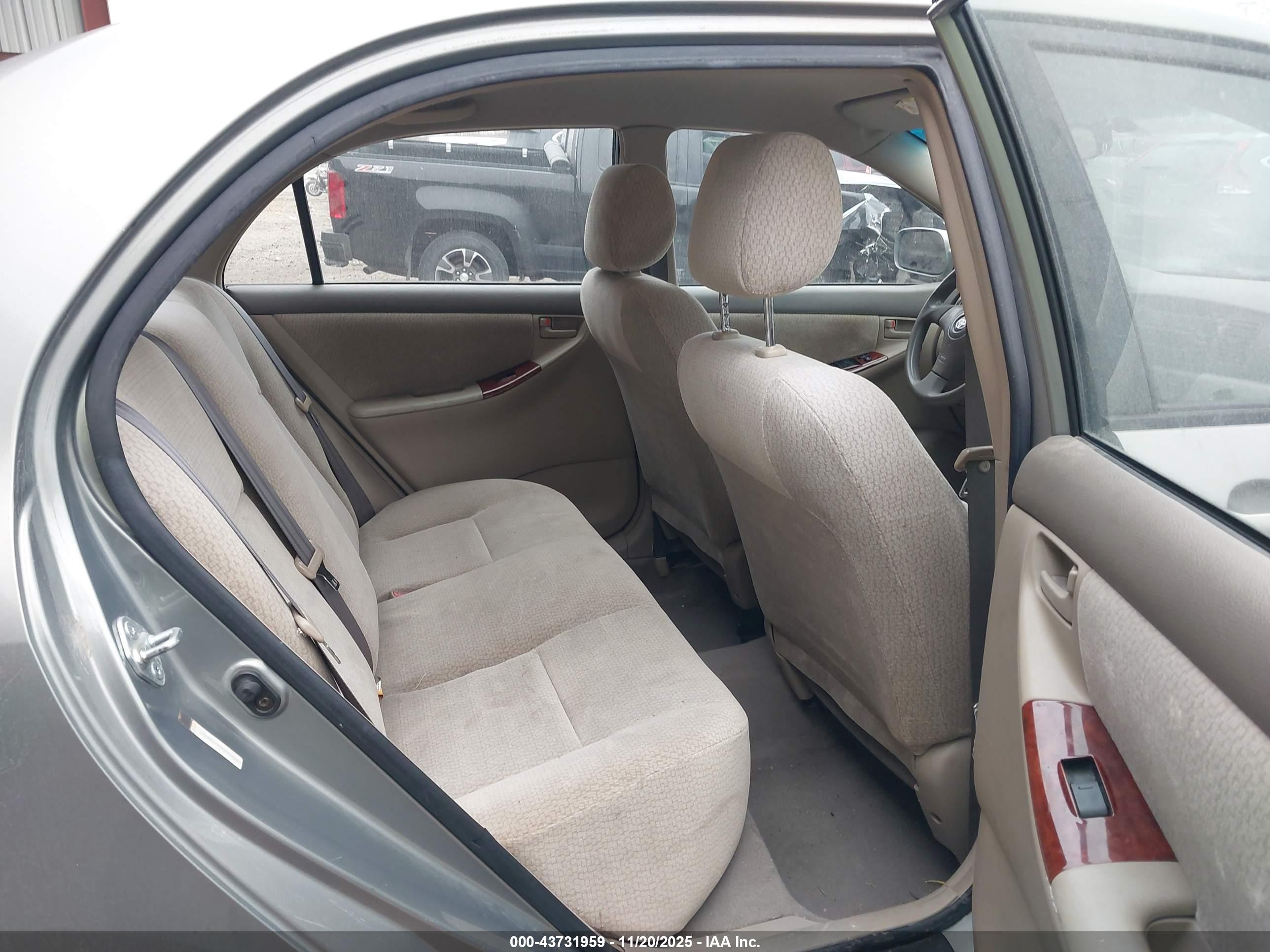 TOYOTA COROLLA image 8