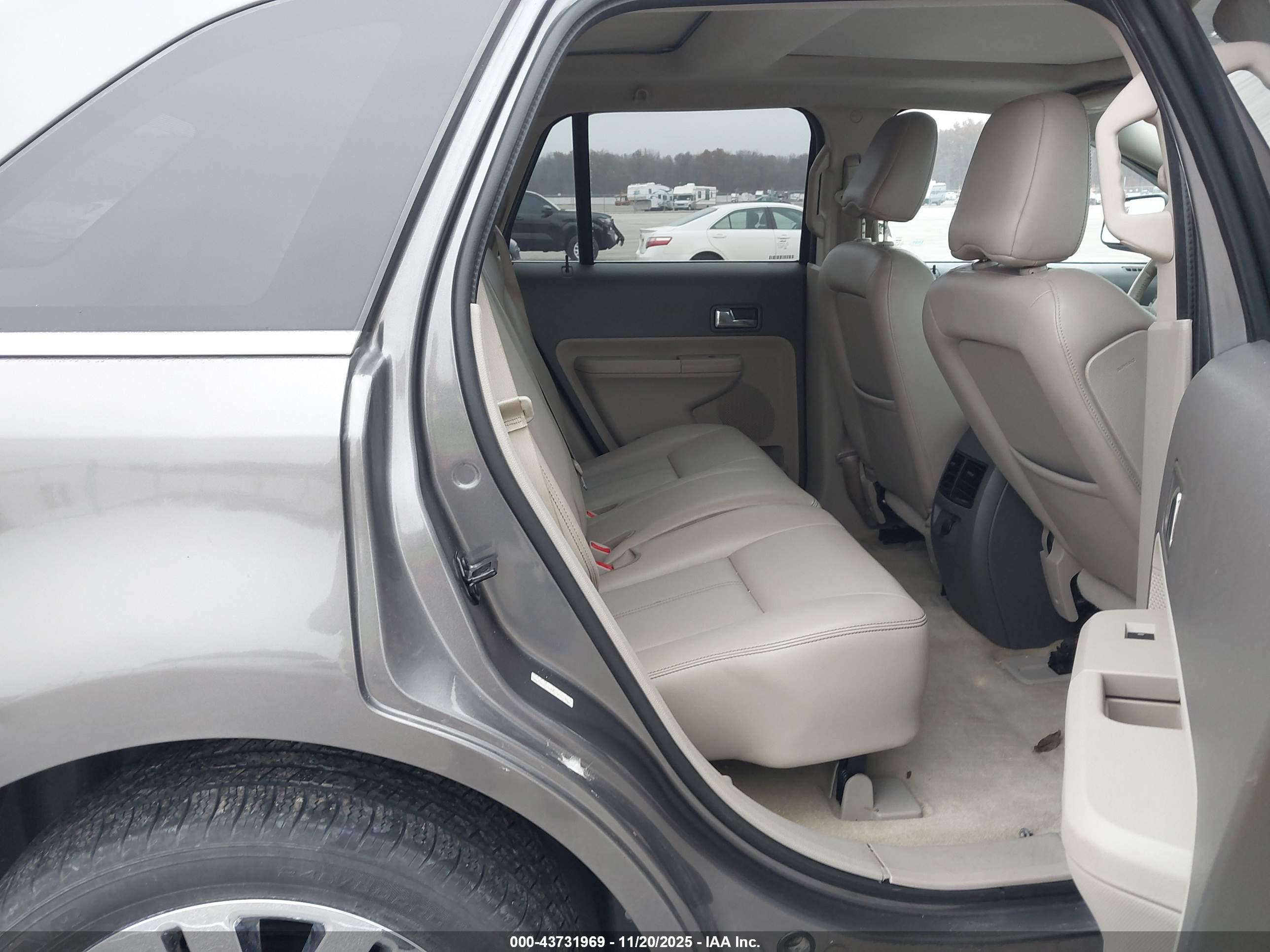 FORD EDGE image 8