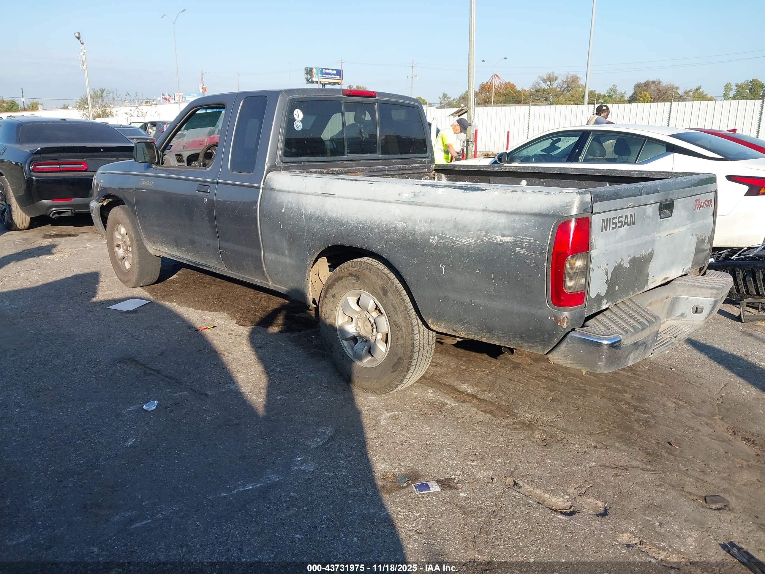 NISSAN FRONTIER image 3