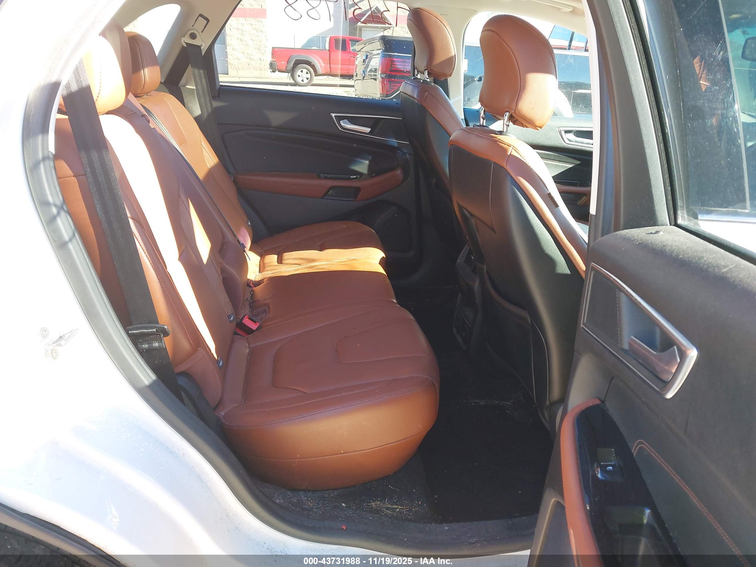 FORD EDGE image 8