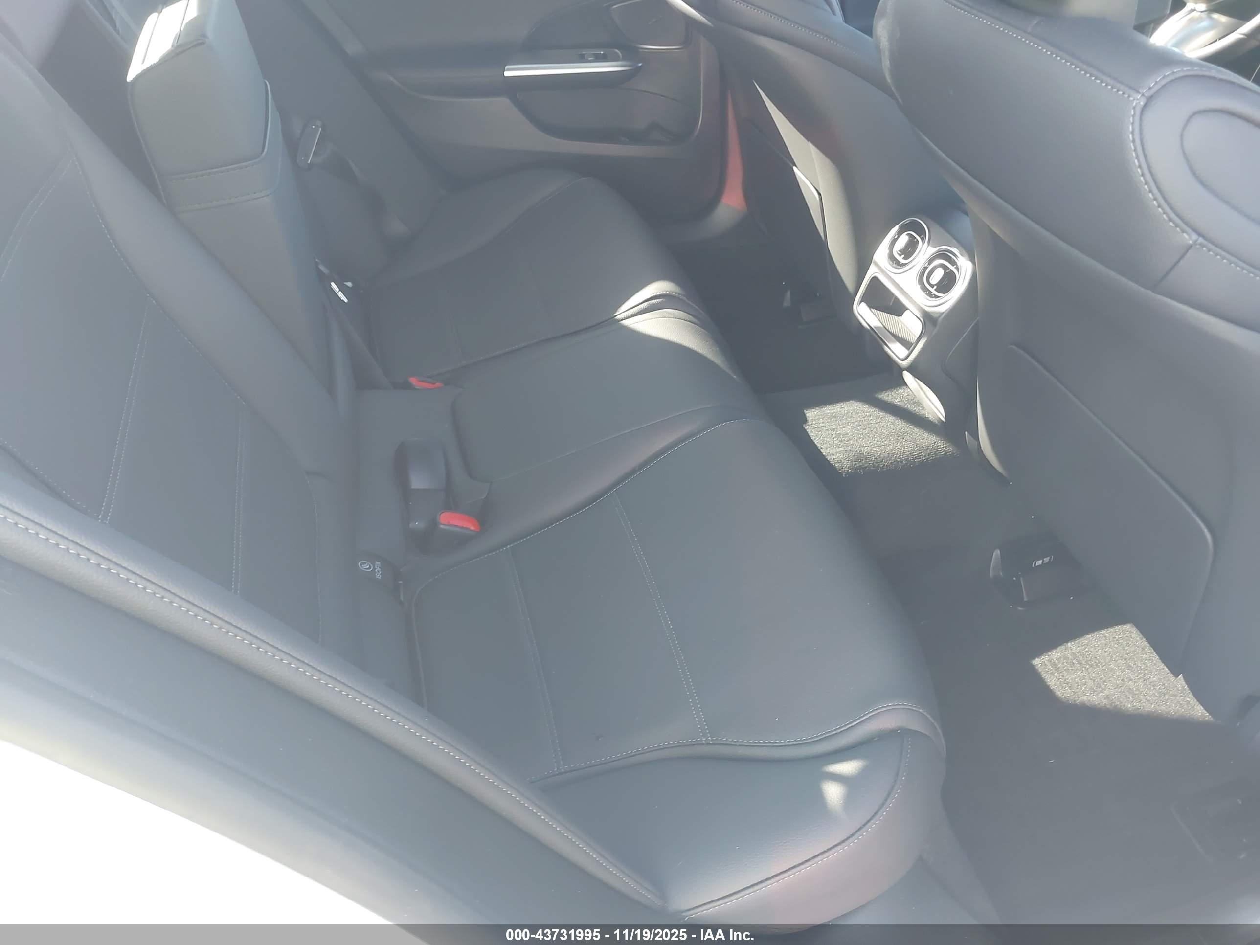 MERCEDES-BENZ C image 8