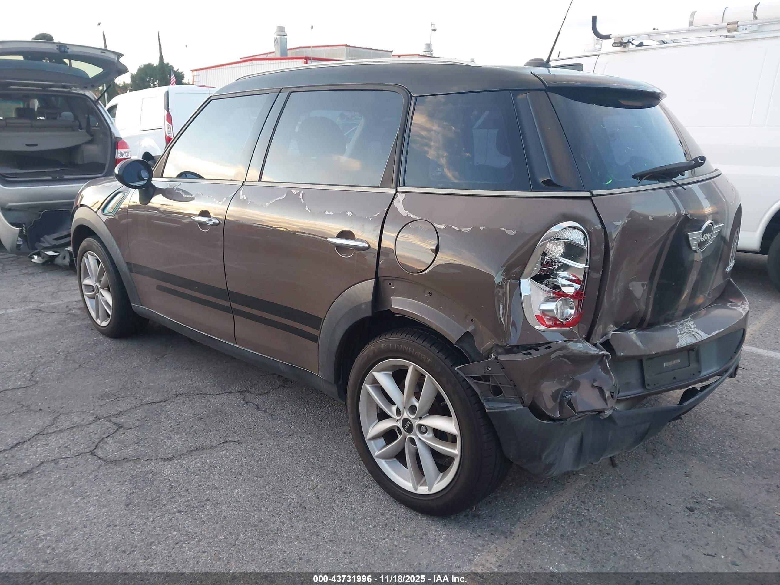 MINI COOPER image 3