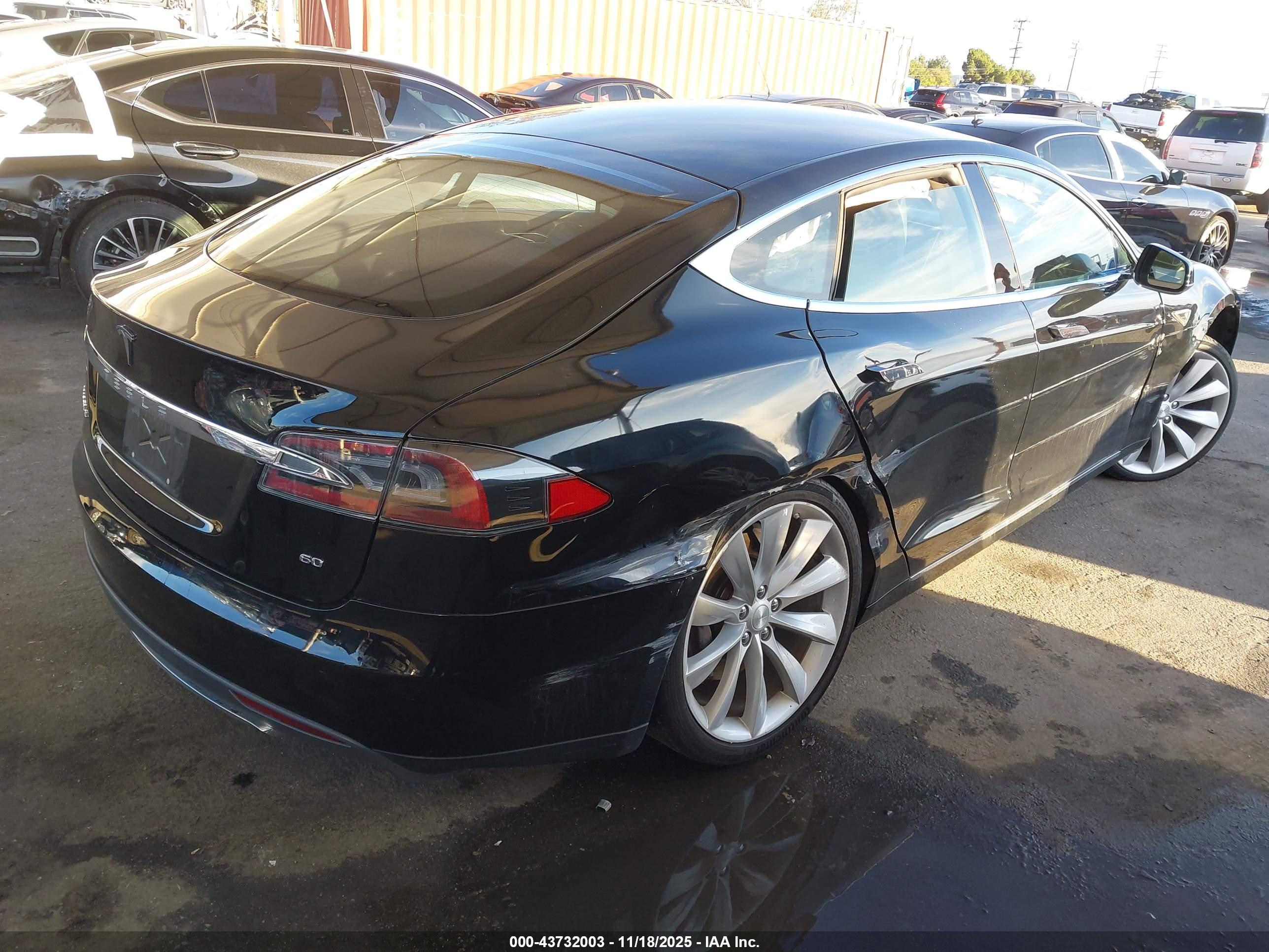 TESLA MODEL image 4