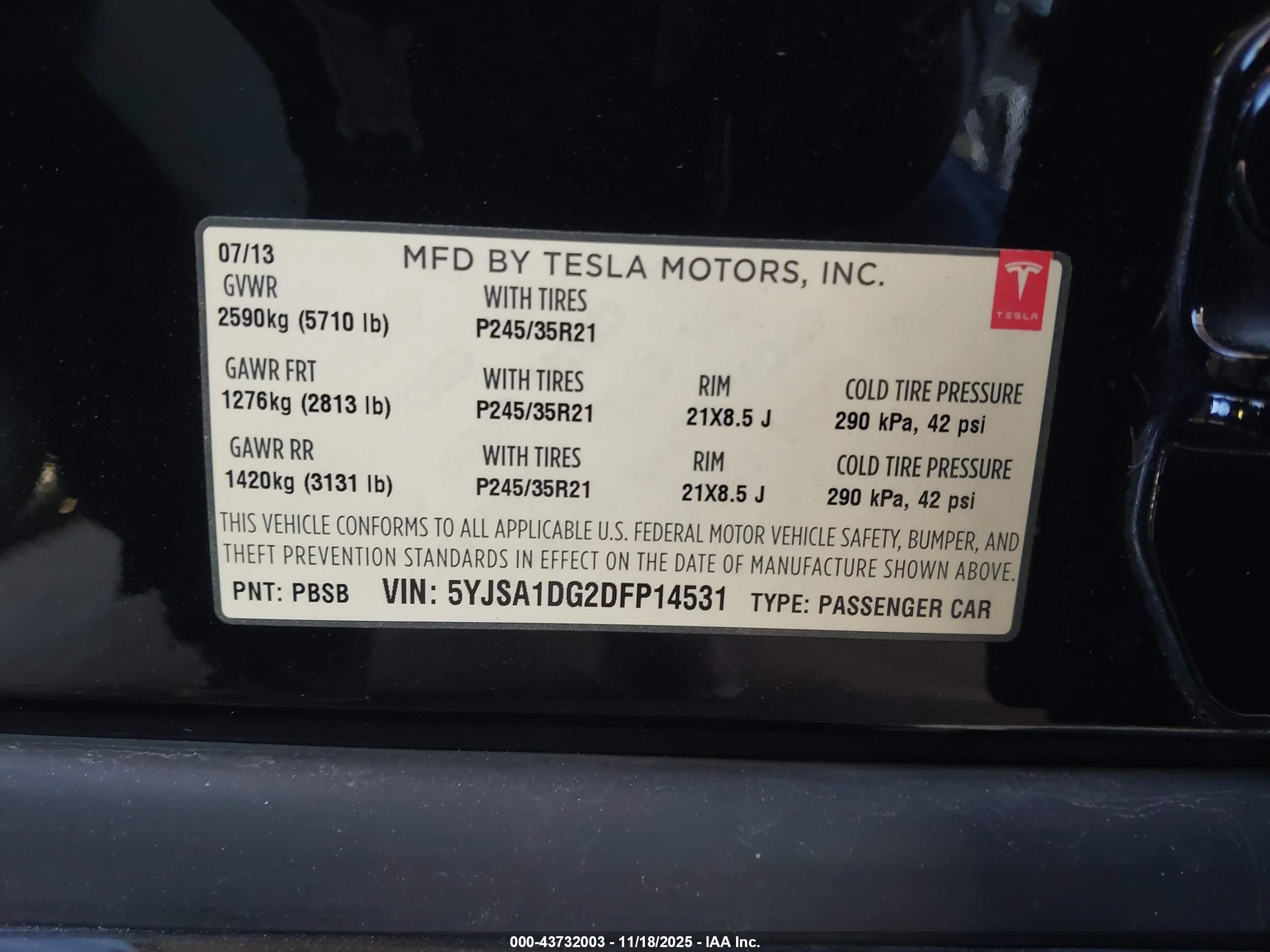 TESLA MODEL image 9