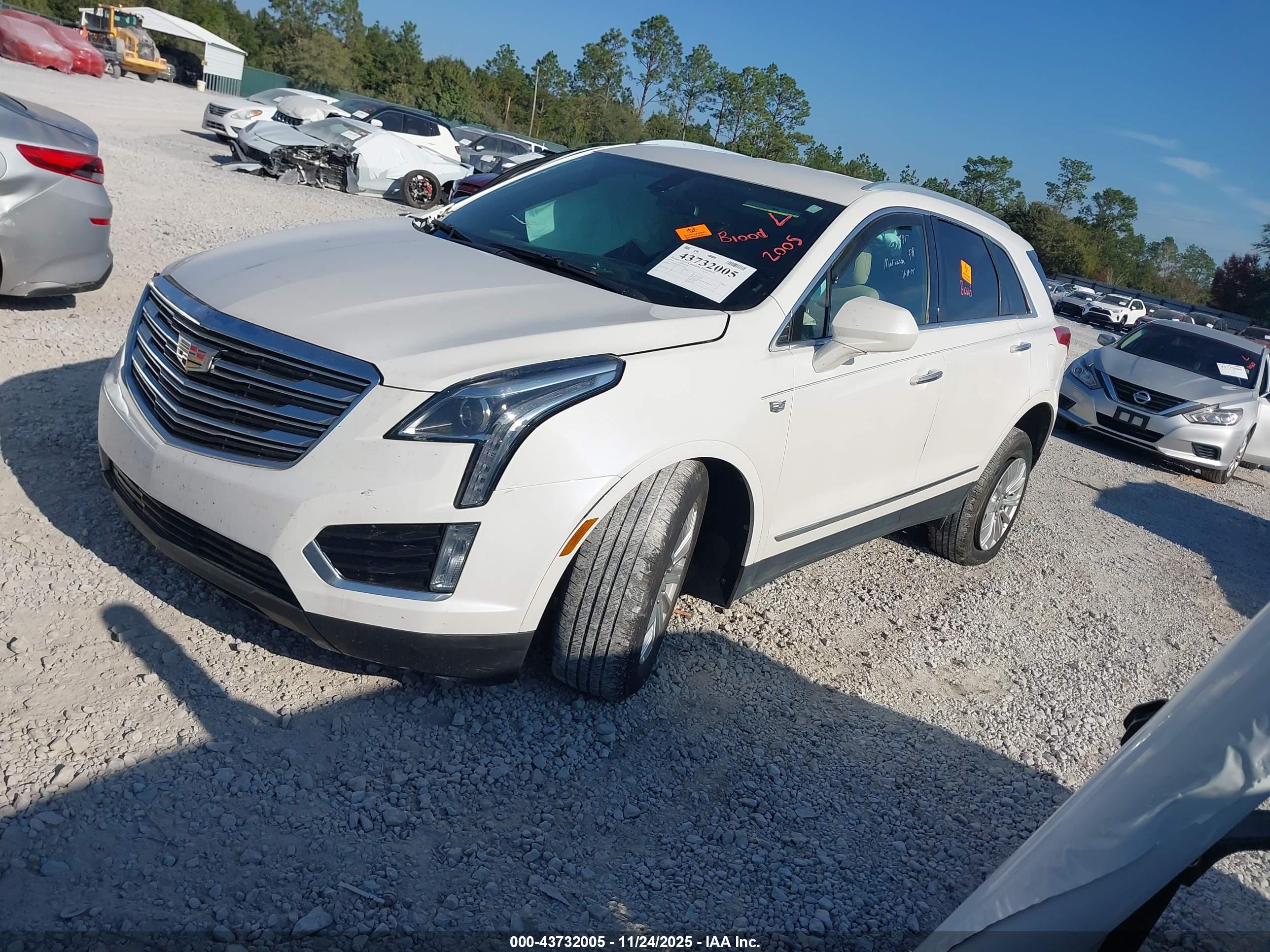 CADILLAC XT5 image 2