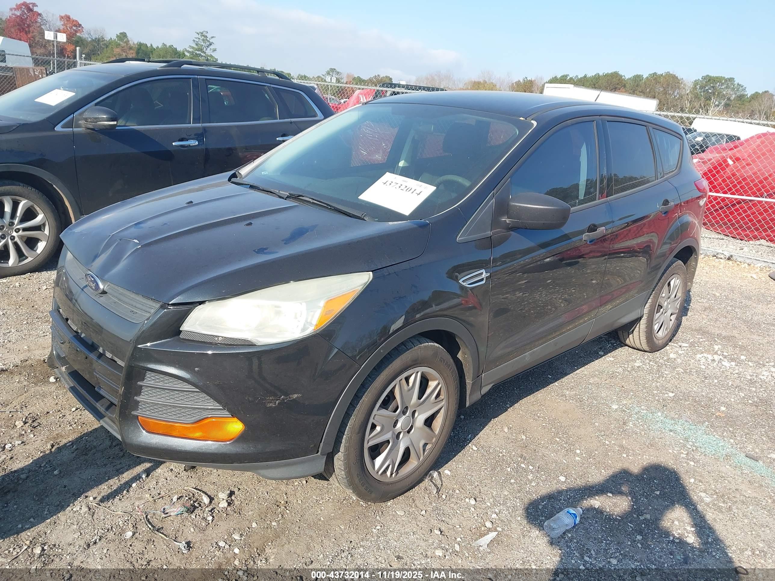 FORD ESCAPE image 2