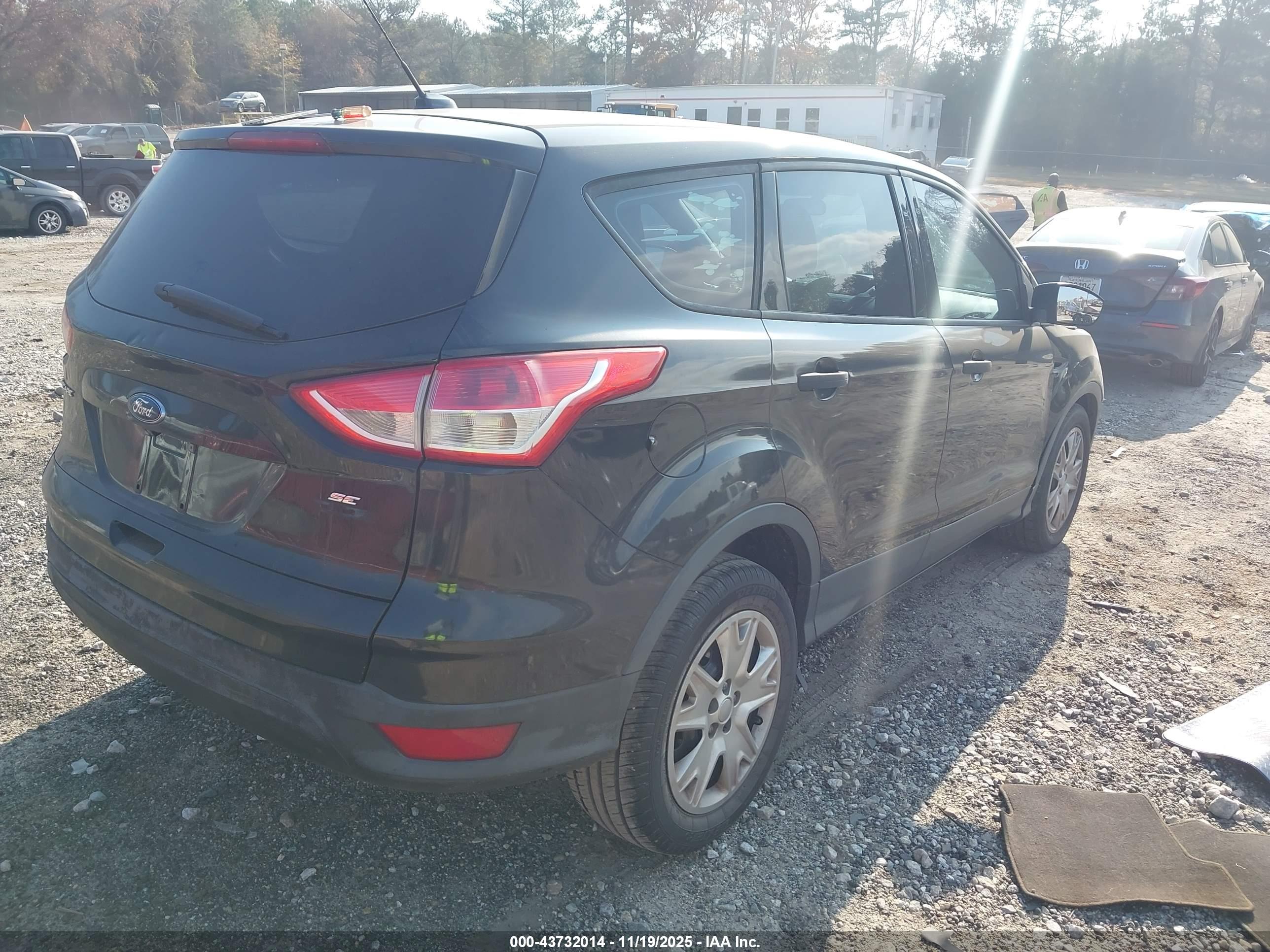 FORD ESCAPE image 4