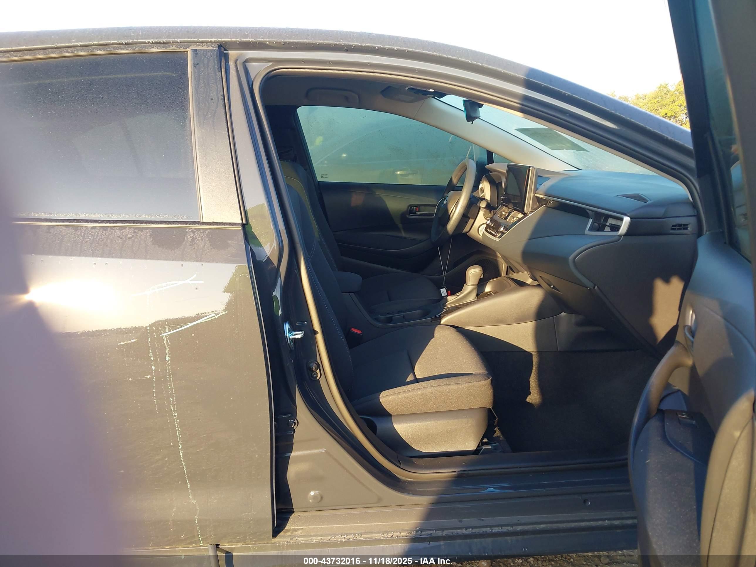 TOYOTA COROLLA image 5