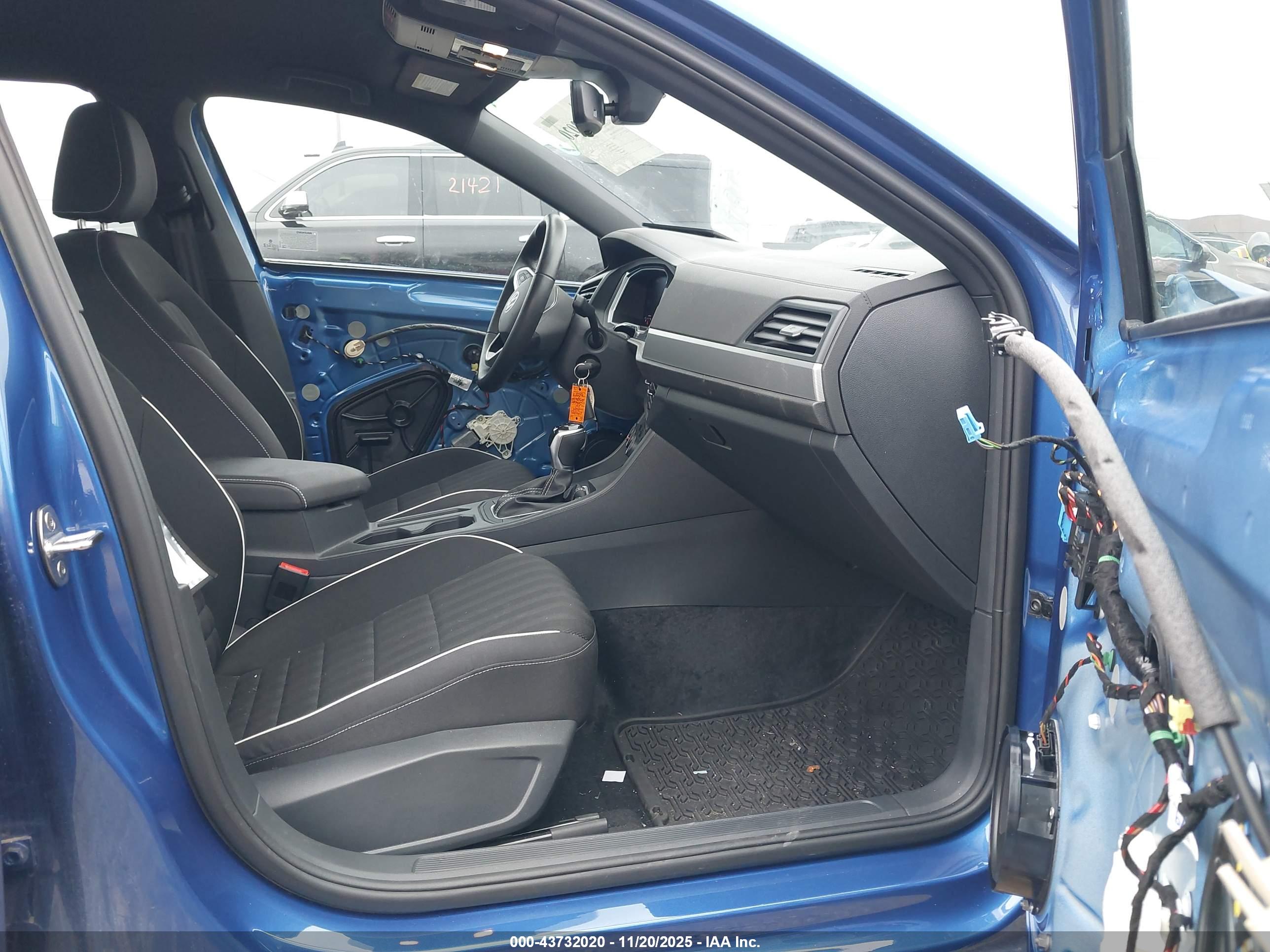 VOLKSWAGEN JETTA image 5