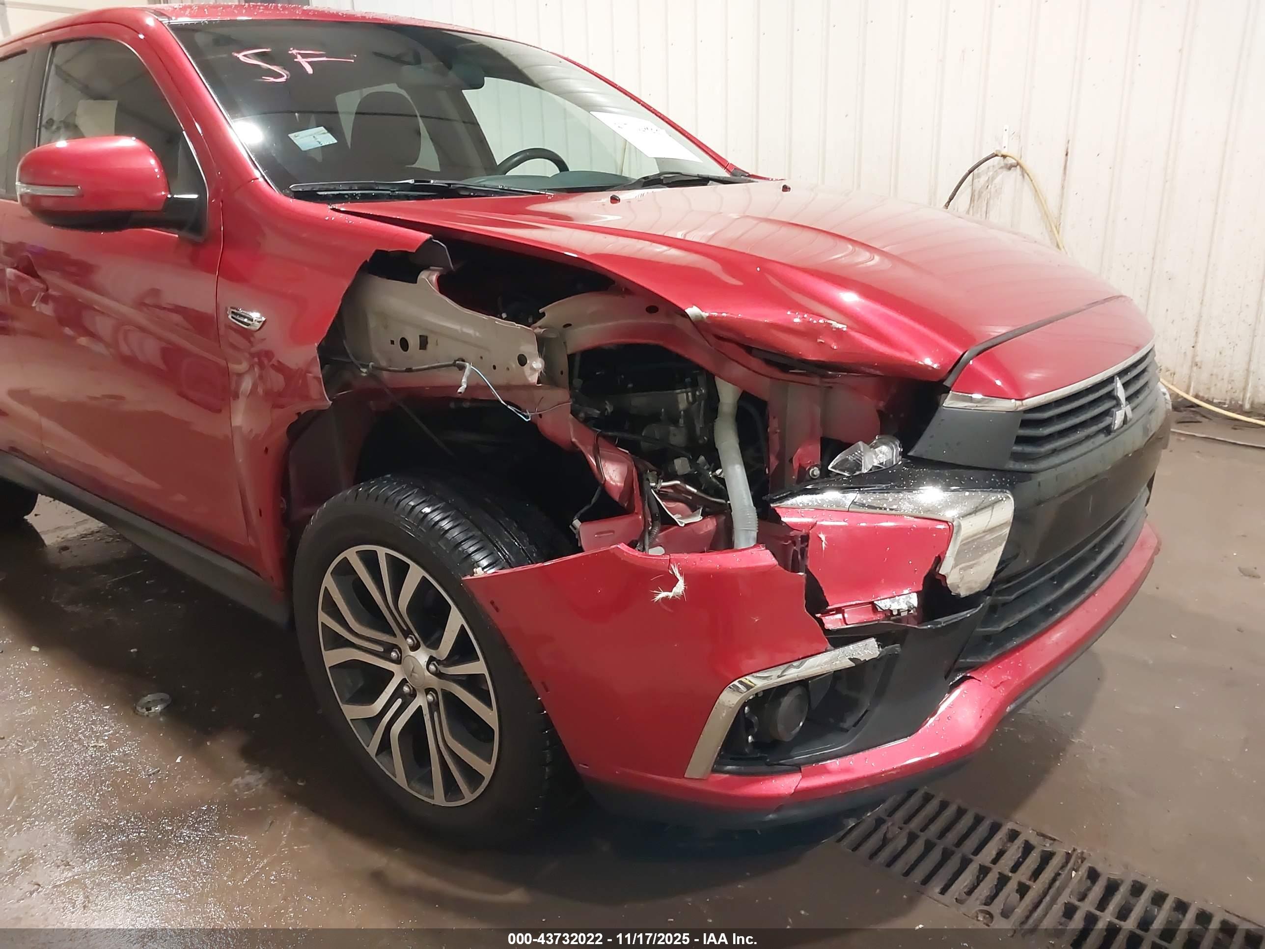 MITSUBISHI OUTLANDER image 6