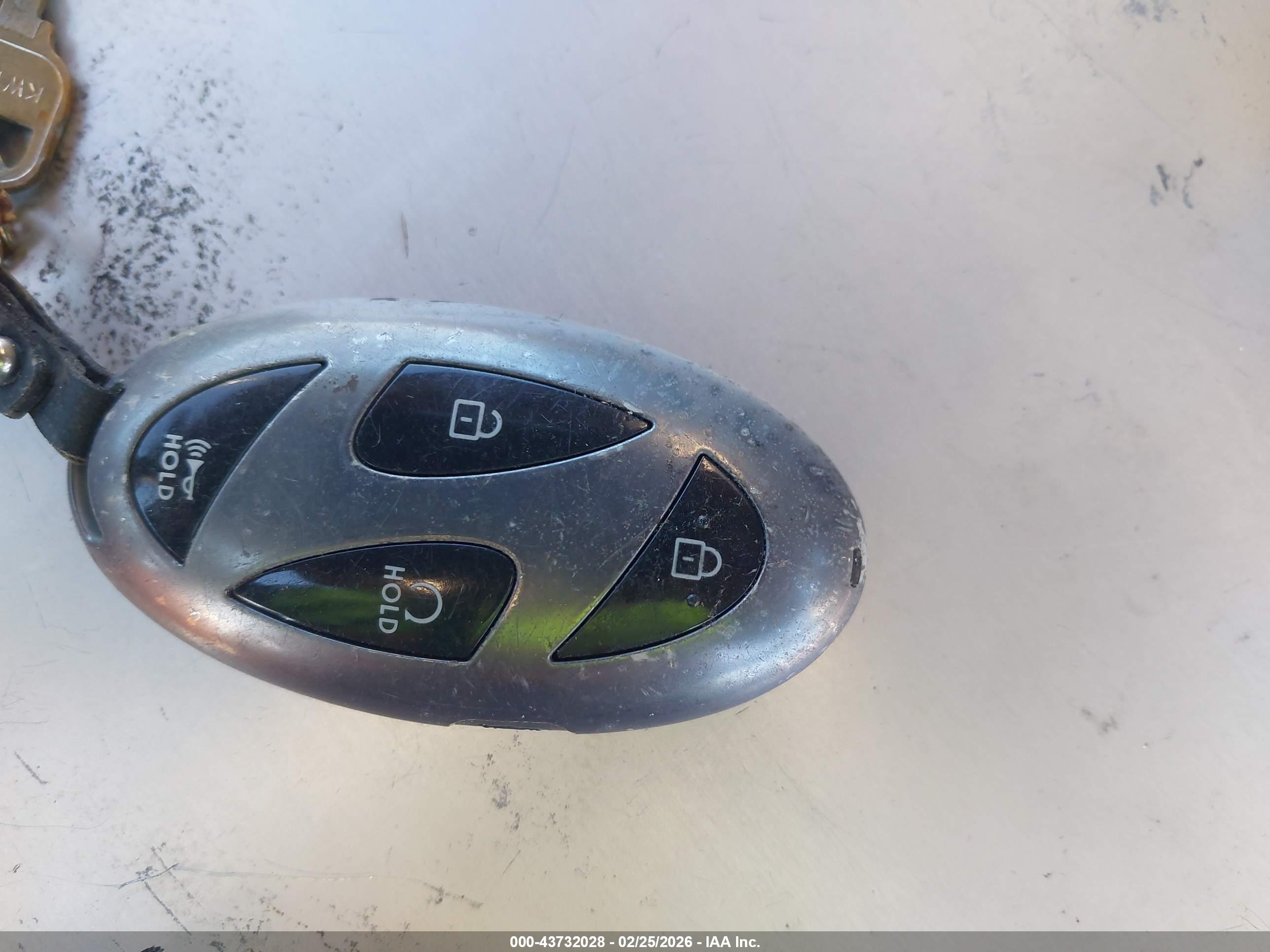 HYUNDAI ELANTRA image 11